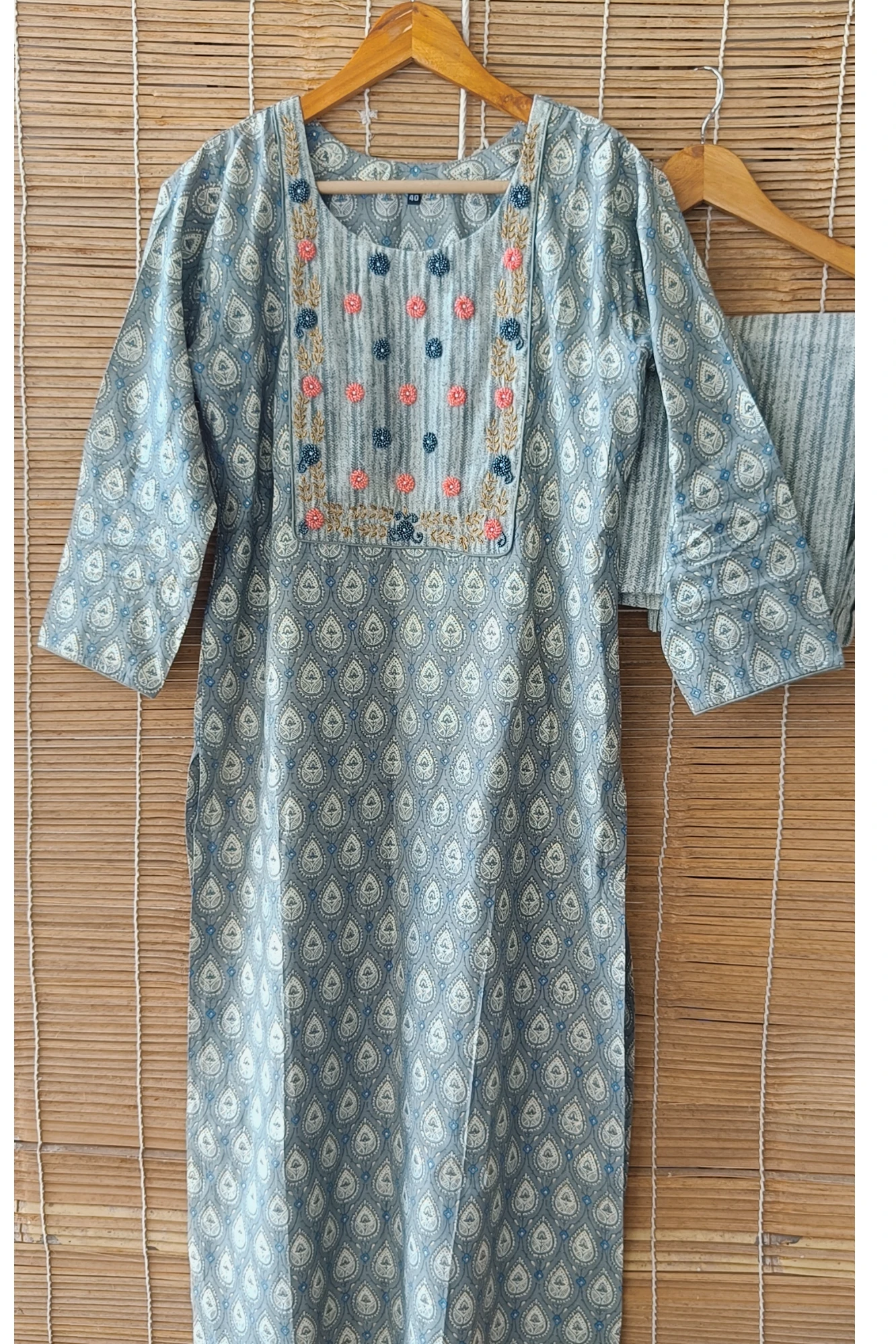 Hand embroidered cotton kurta set (S)