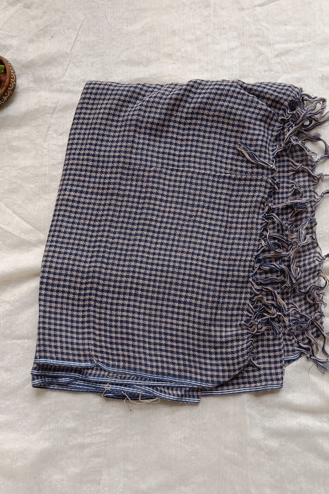 Navy checks cotton stole