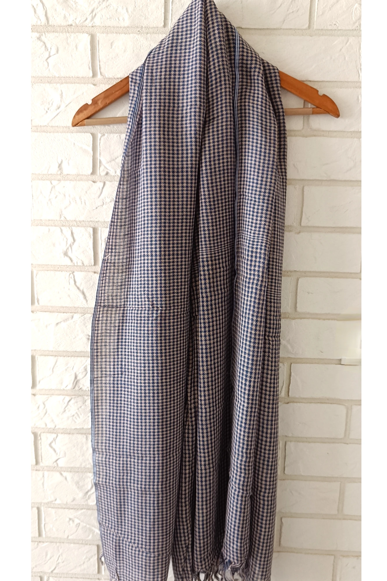 Navy checks cotton stole