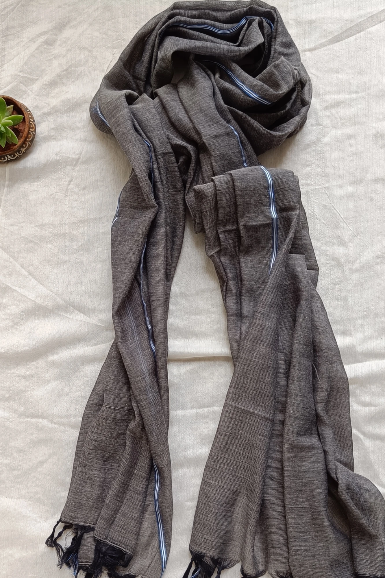 Shadow grey cotton stole