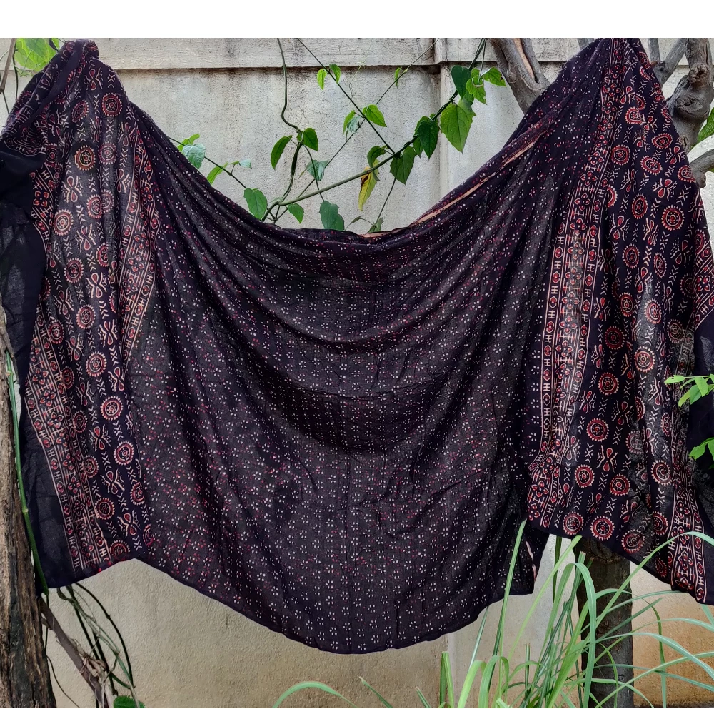 Natural Dye handblock printed Ajrakh Dupattas (red zigzag)
