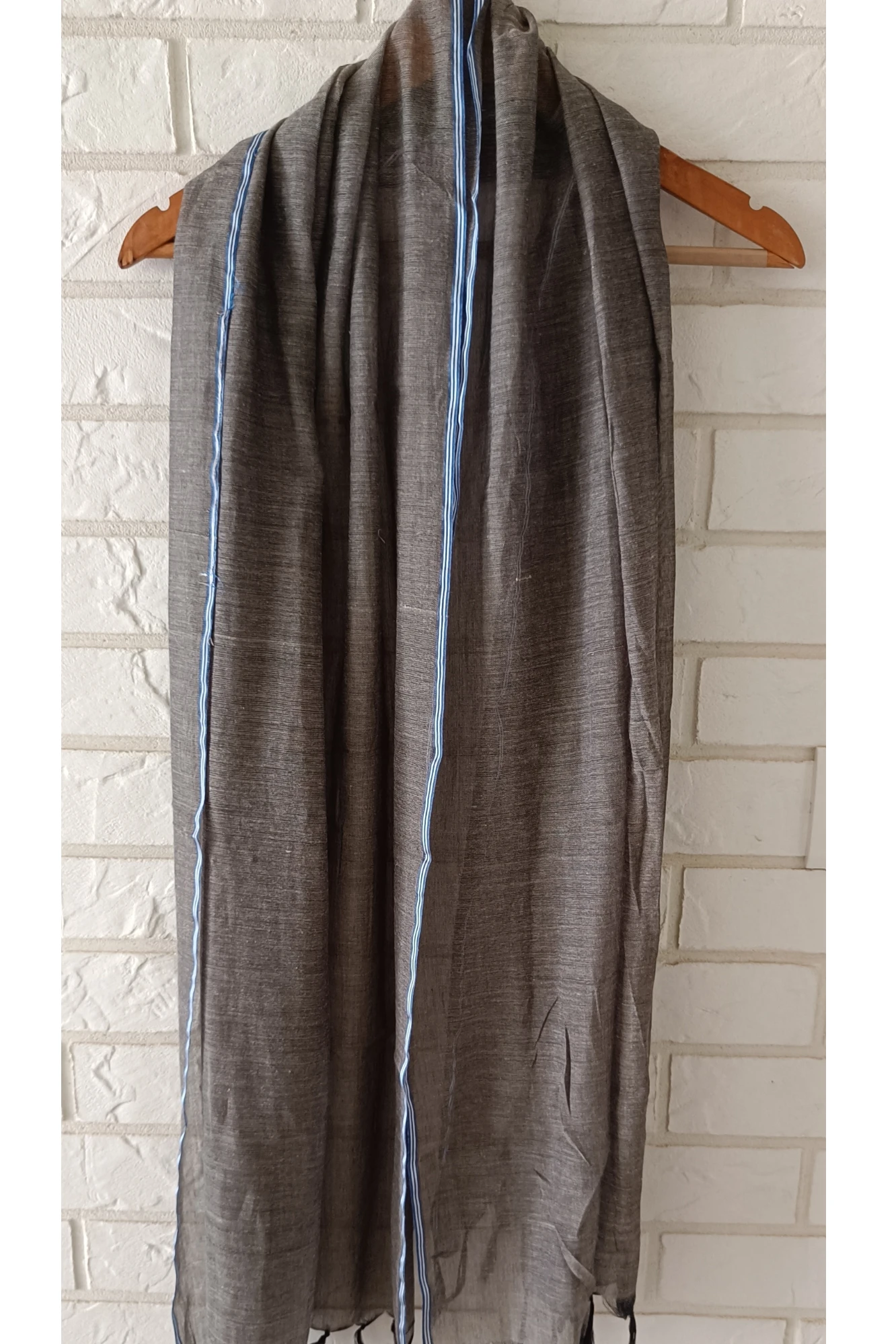 Shadow grey cotton stole