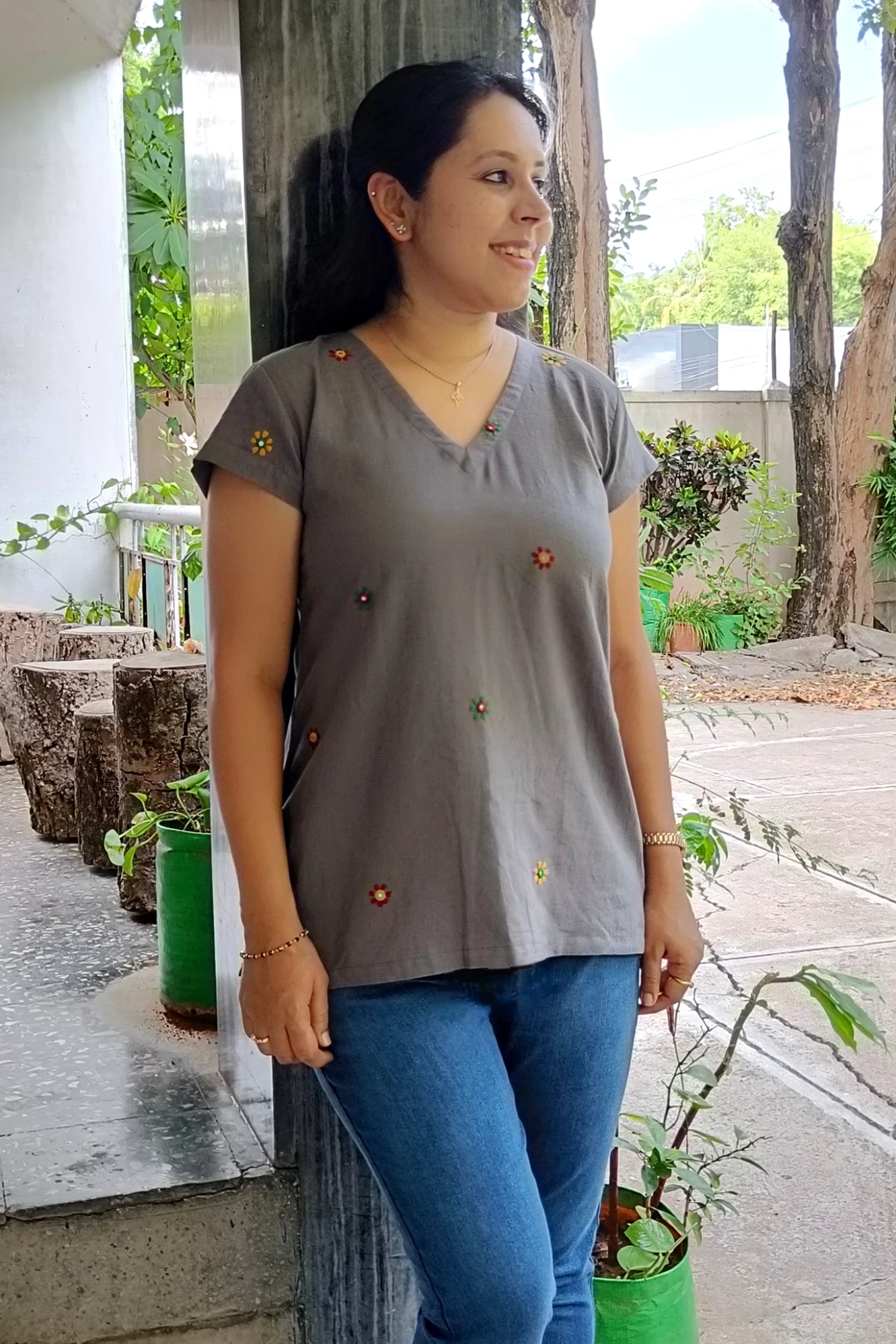 Handcrafted mirror & thread work too (M)