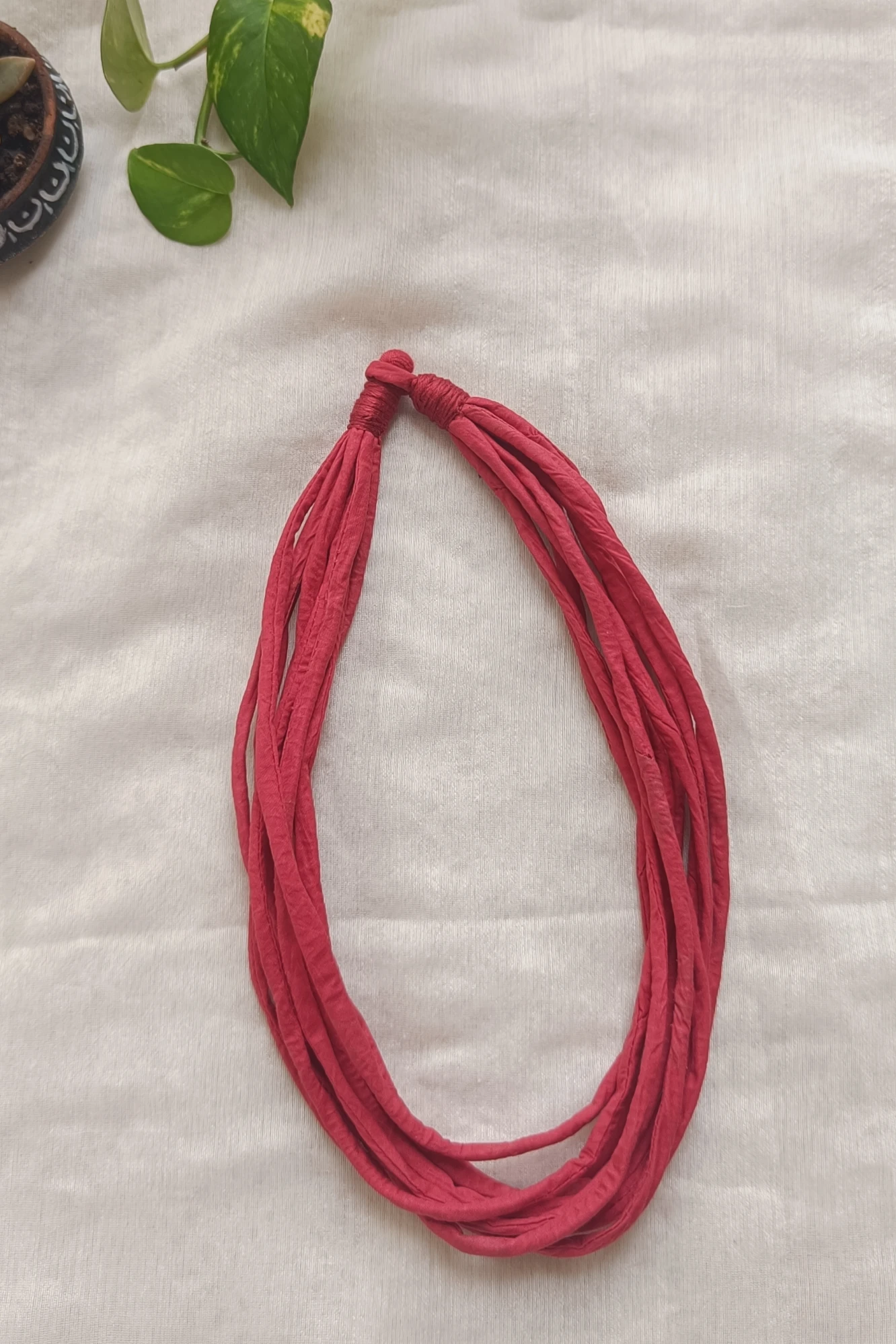 Layered neckpiece (Red)