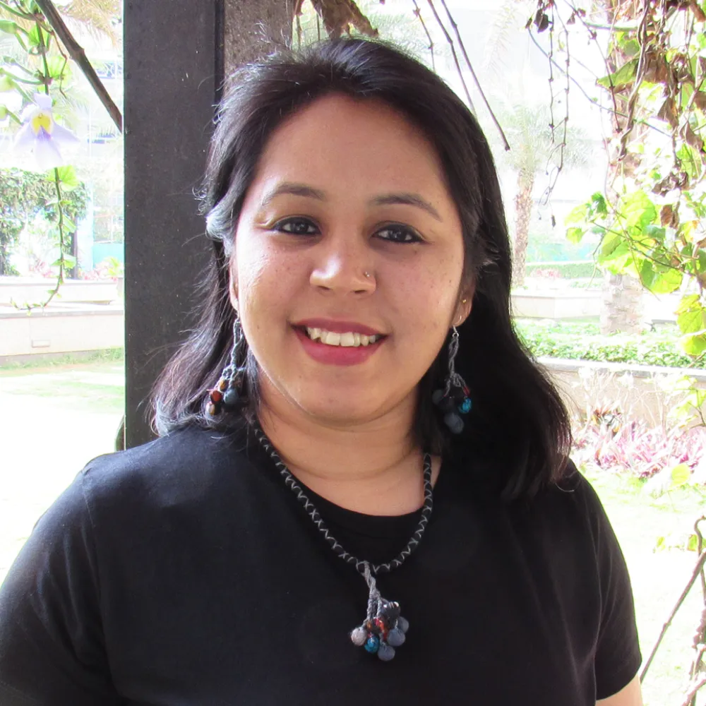 Handmade Playful Black & Grey Neckpiece & Earrings