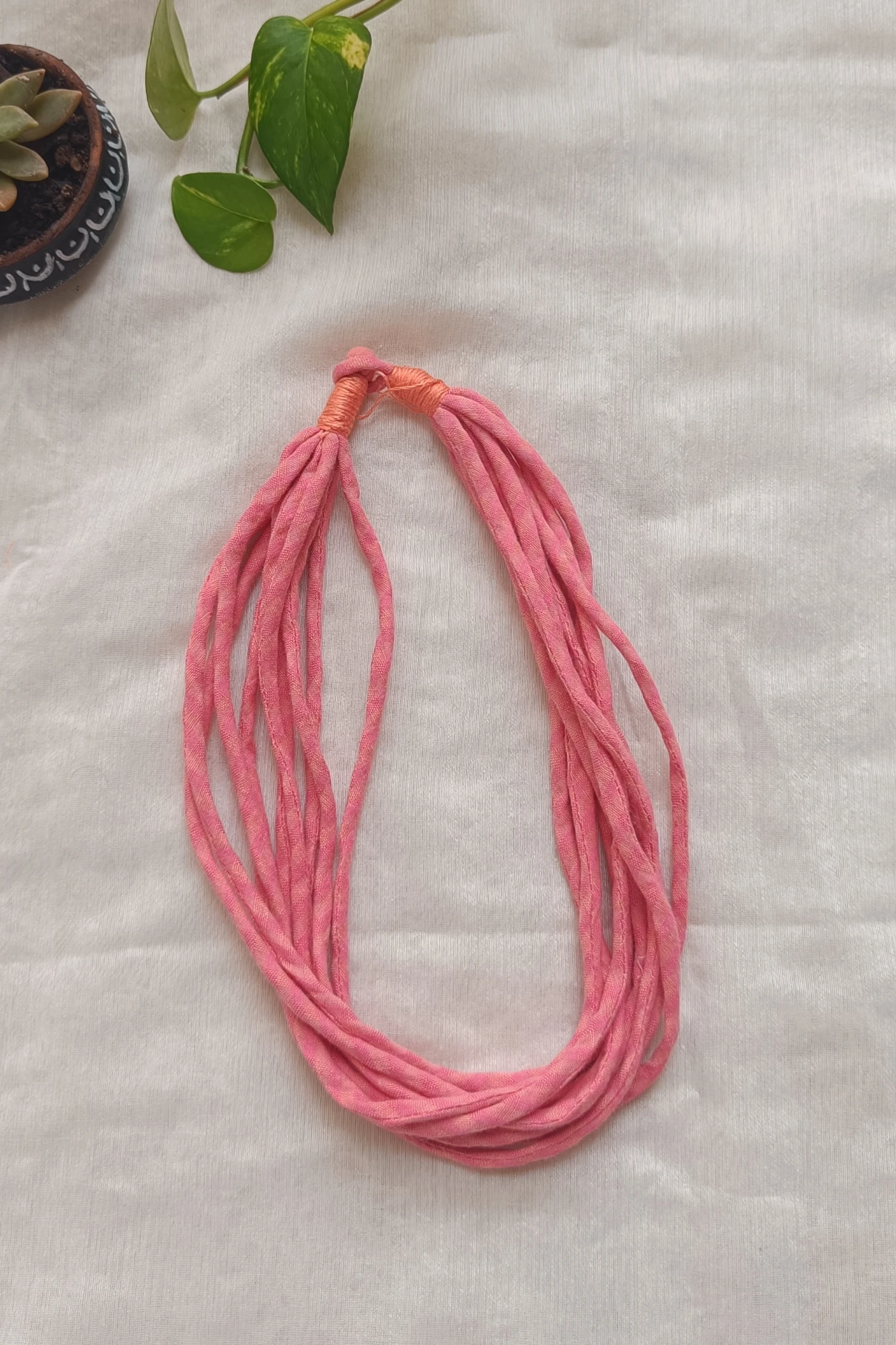 Layered neckpiece (Red)