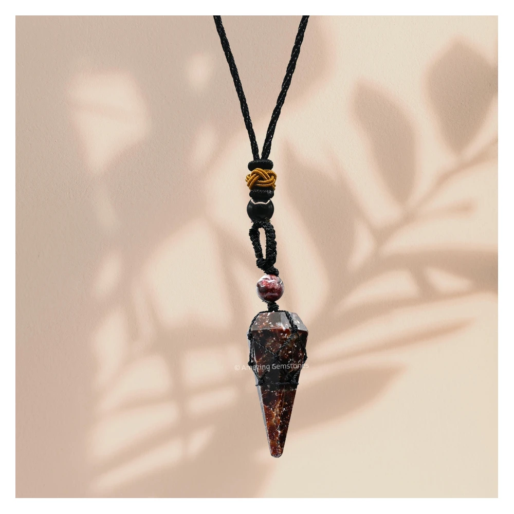 Garnet Pendulum Pendant Necklace (Macrame)