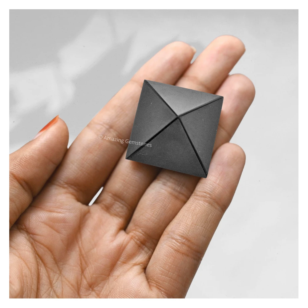Black Agate Pyramid (1 Inch)