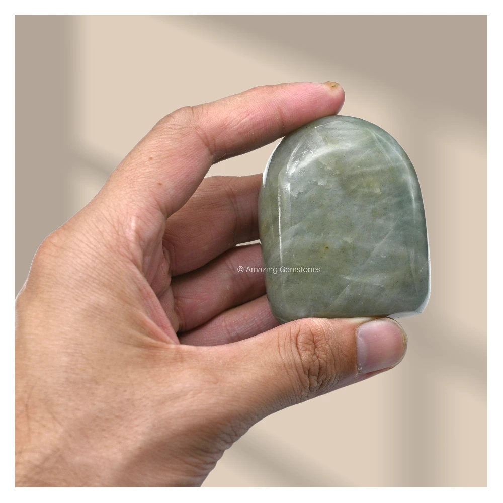 Aquamarine Standing Palm Stone (Large)