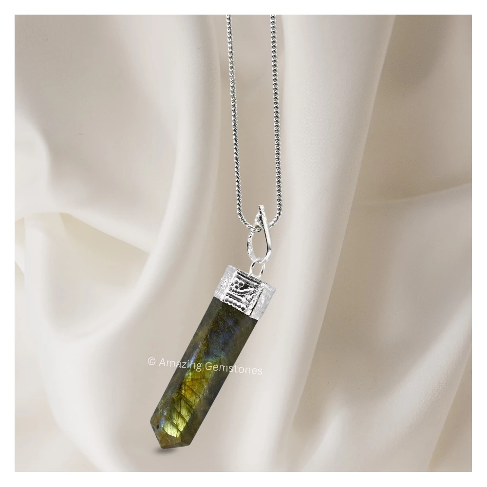 Labradorite Necklace - Pencil Point (Silver)