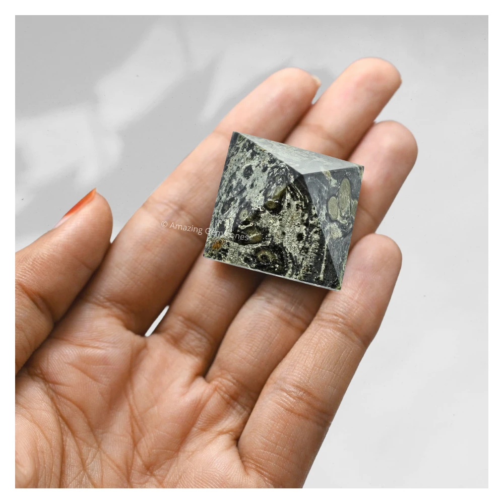 Kambaba Jasper Pyramid (1 Inch)