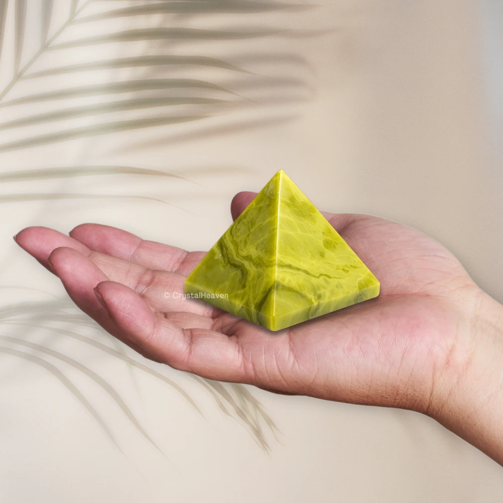 Serpentine Pyramid (1.5 Inch)