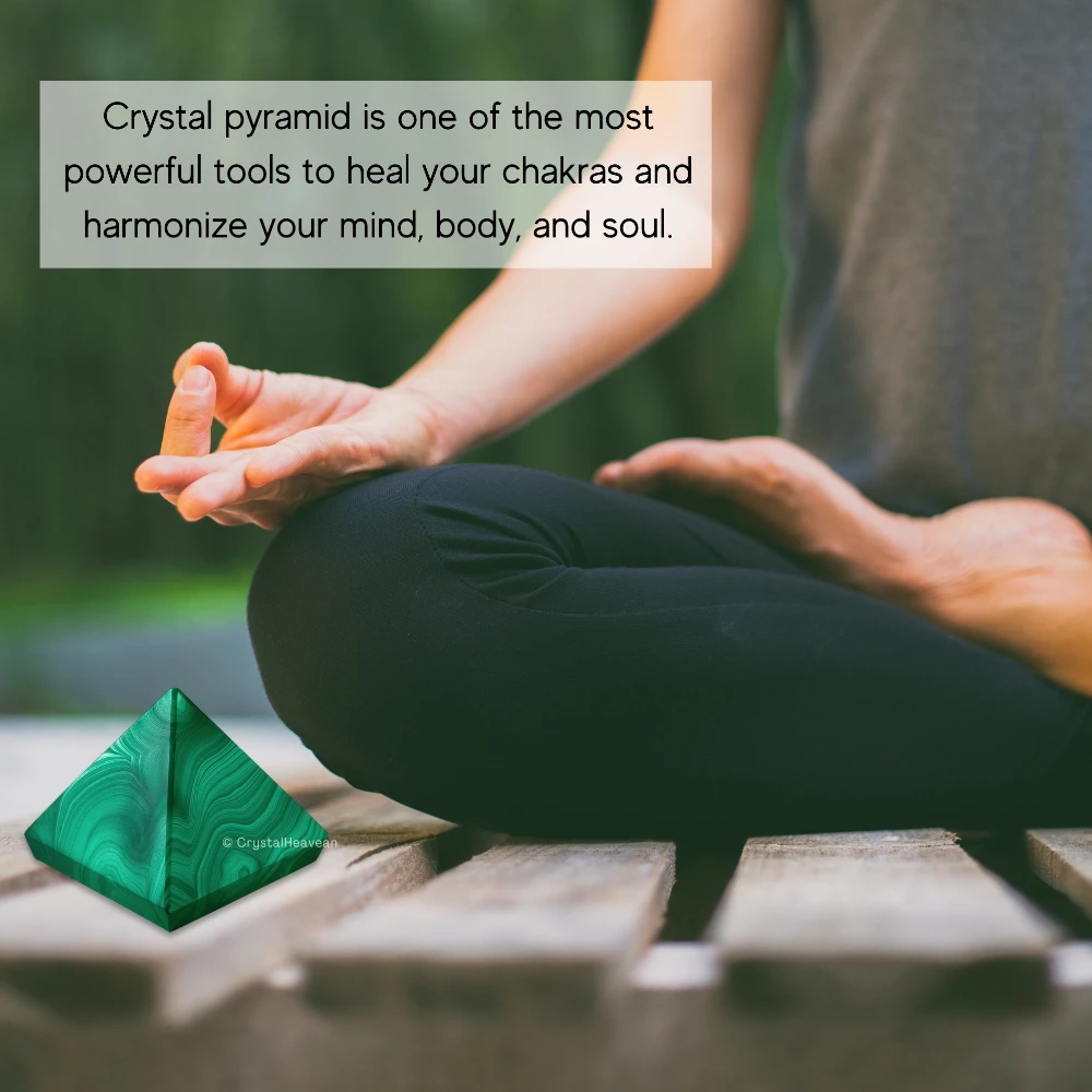 Malachite Pyramid (1 Inch)