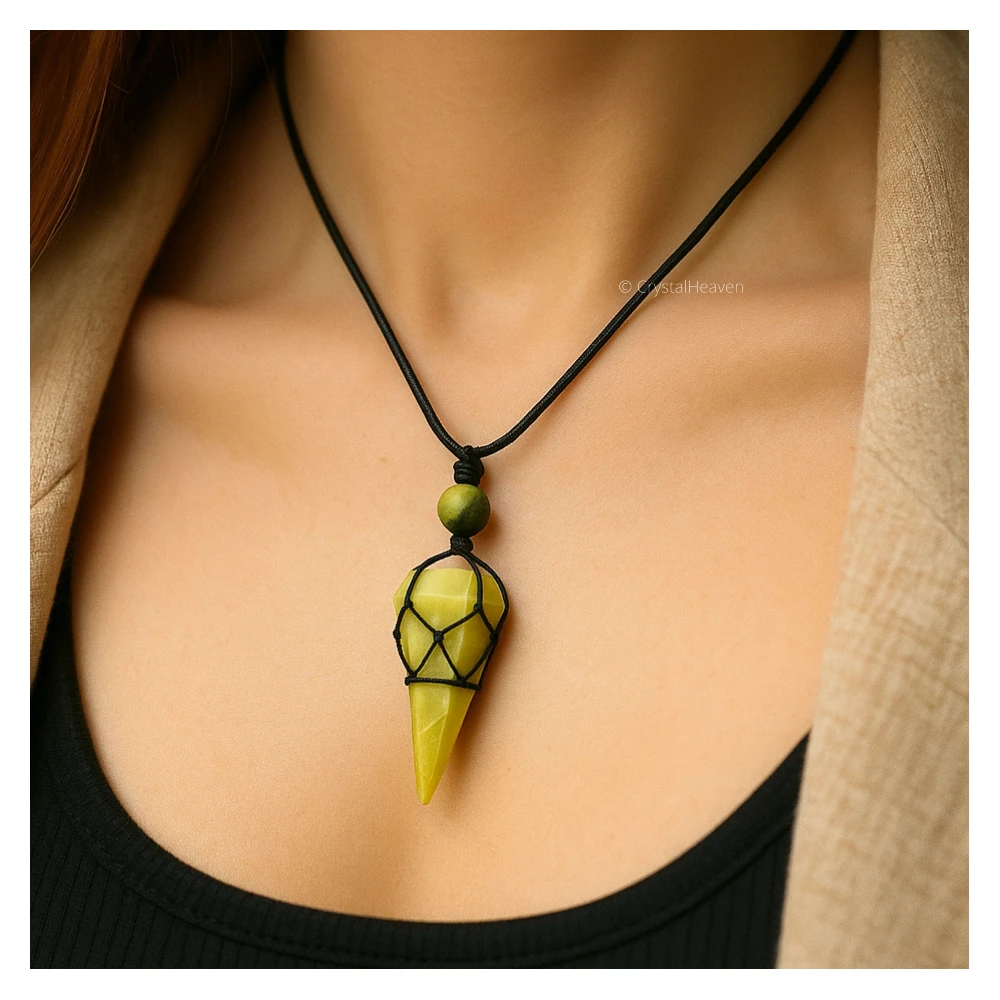 Serpentine Pendulum Pendant Necklace (Macrame)