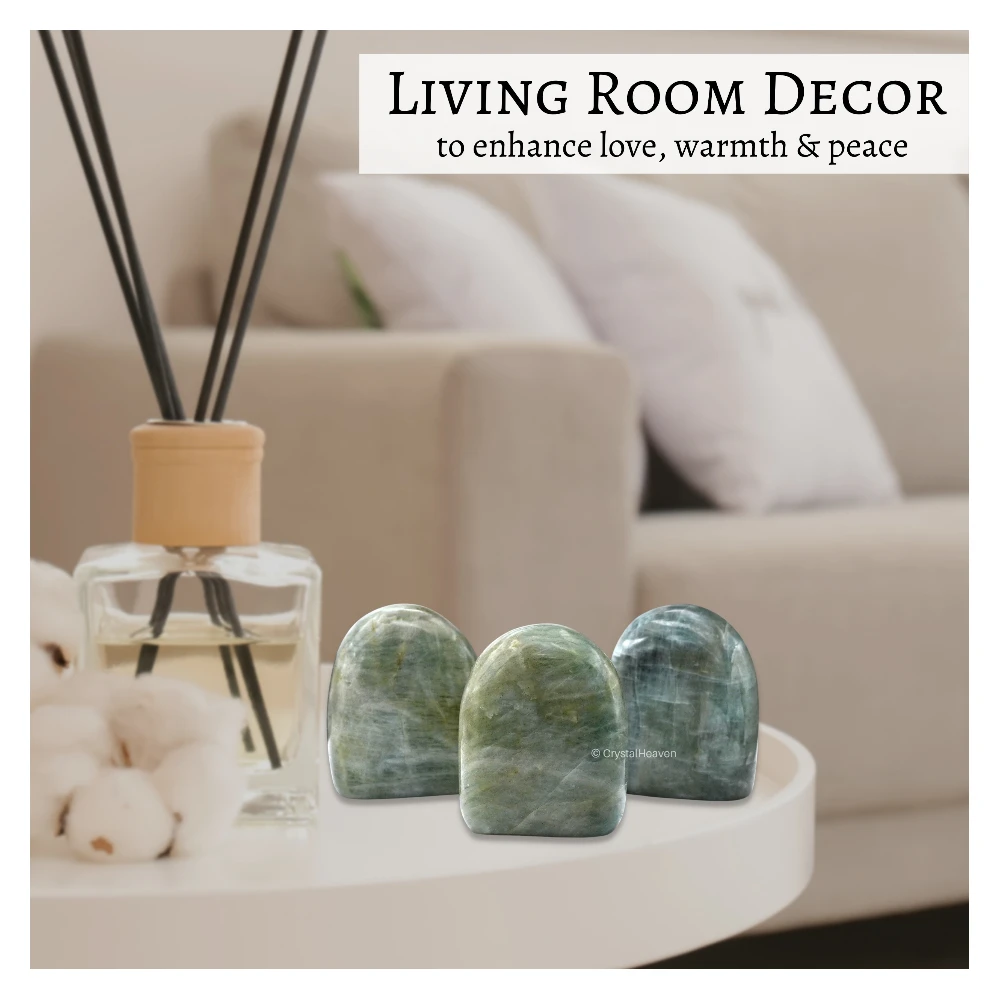 Aquamarine Standing Palm Stone (Regular)