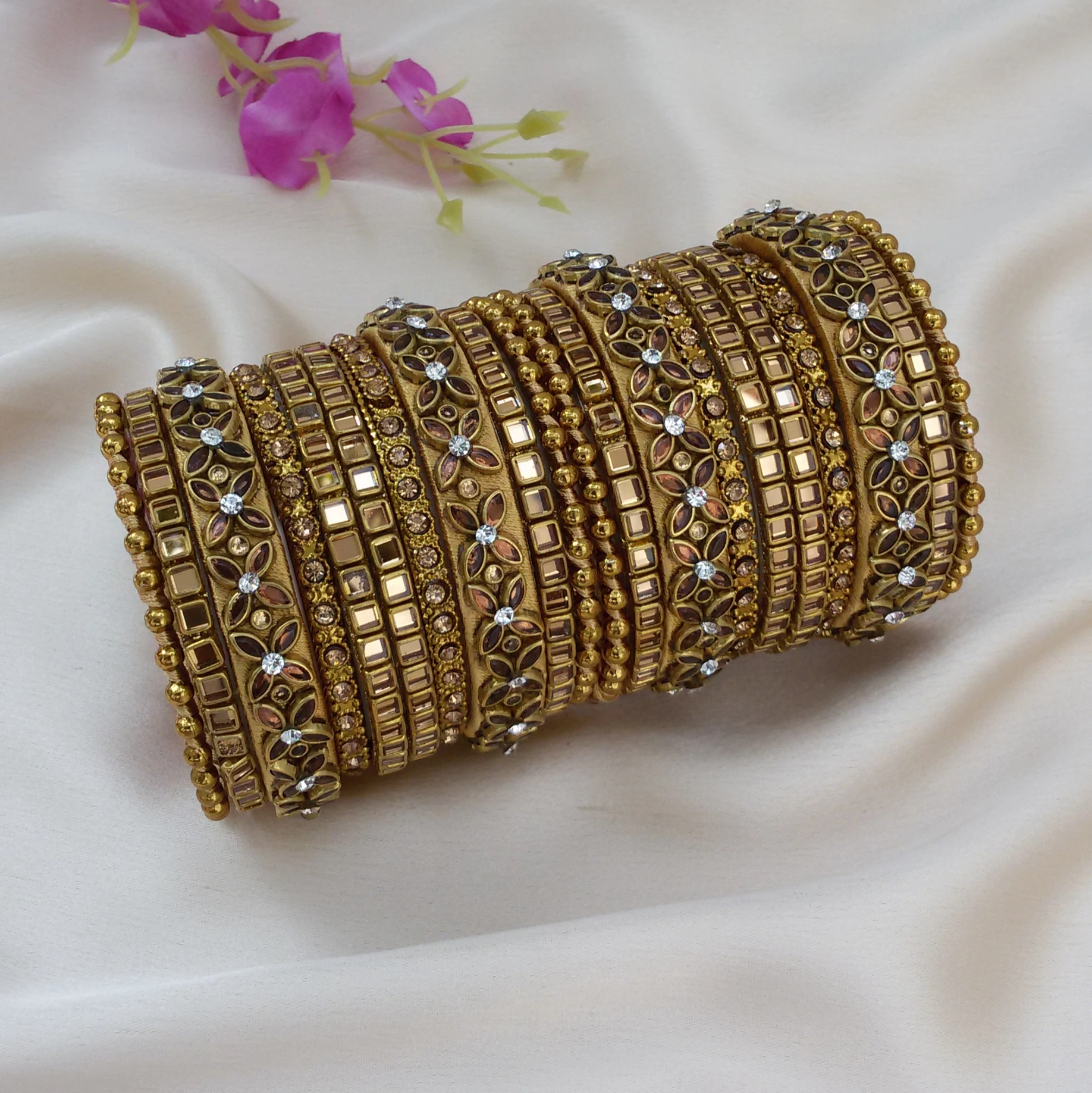Gold kundan Bangle set (2.6)