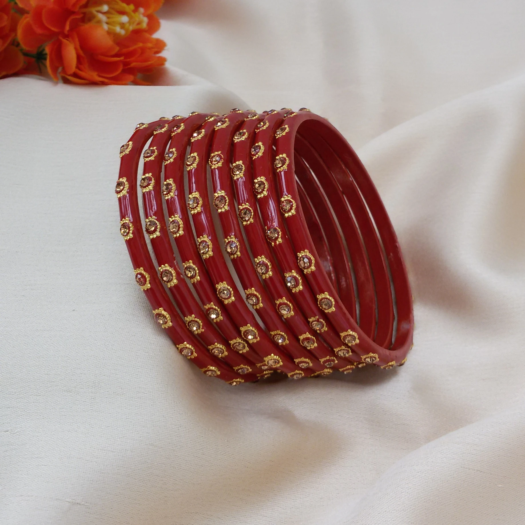 Red glass stone bangles (2.8)
