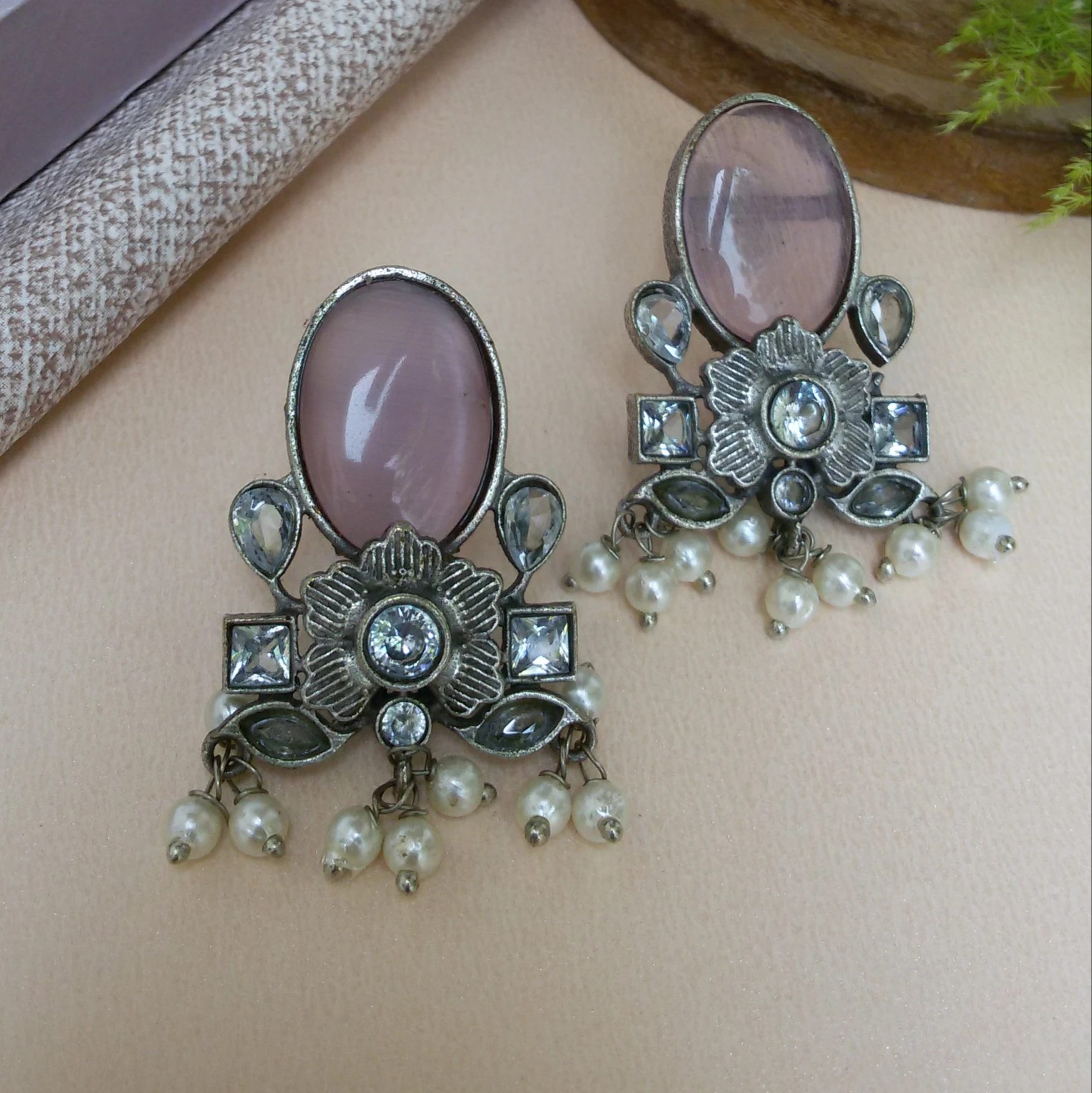 Anushka stud earring