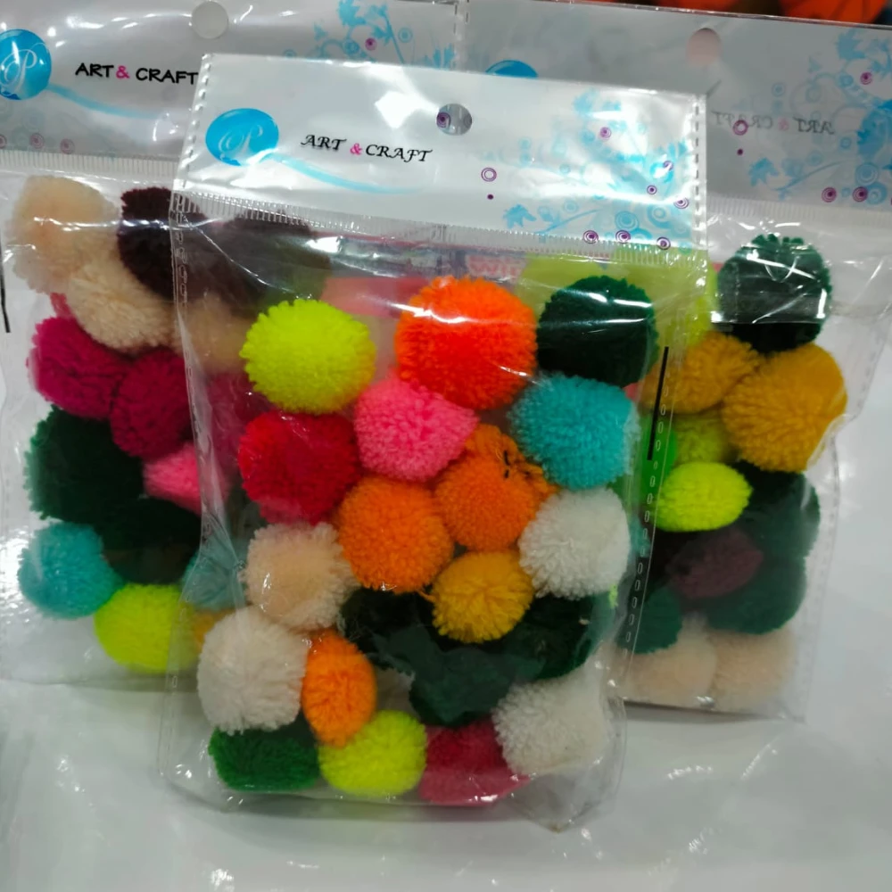 ART & CRAFT WOOL BALLS