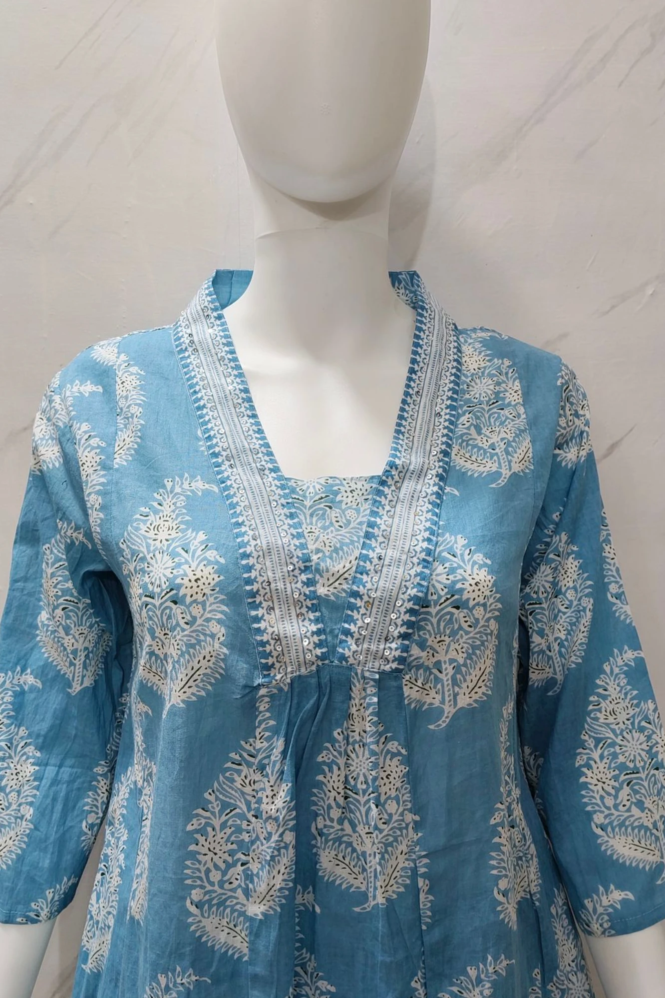 New stylish and affordable beautiful look a-line cut set with beautiful print and fabric pure Cotton