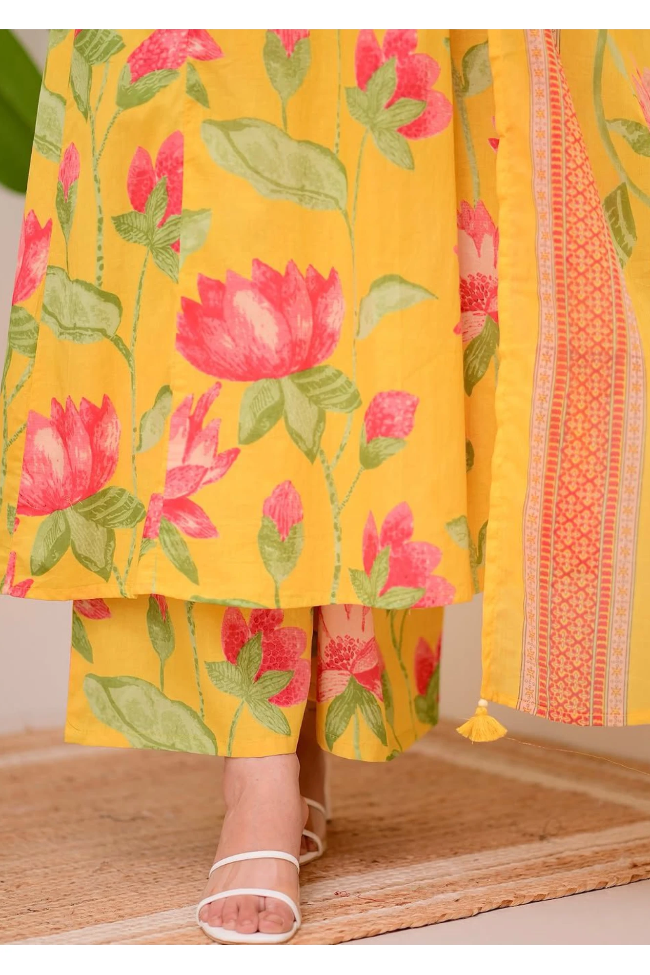 New stylish and affordable beautiful look straight alia cut set with beautiful print (Mustard Yellow/XL)