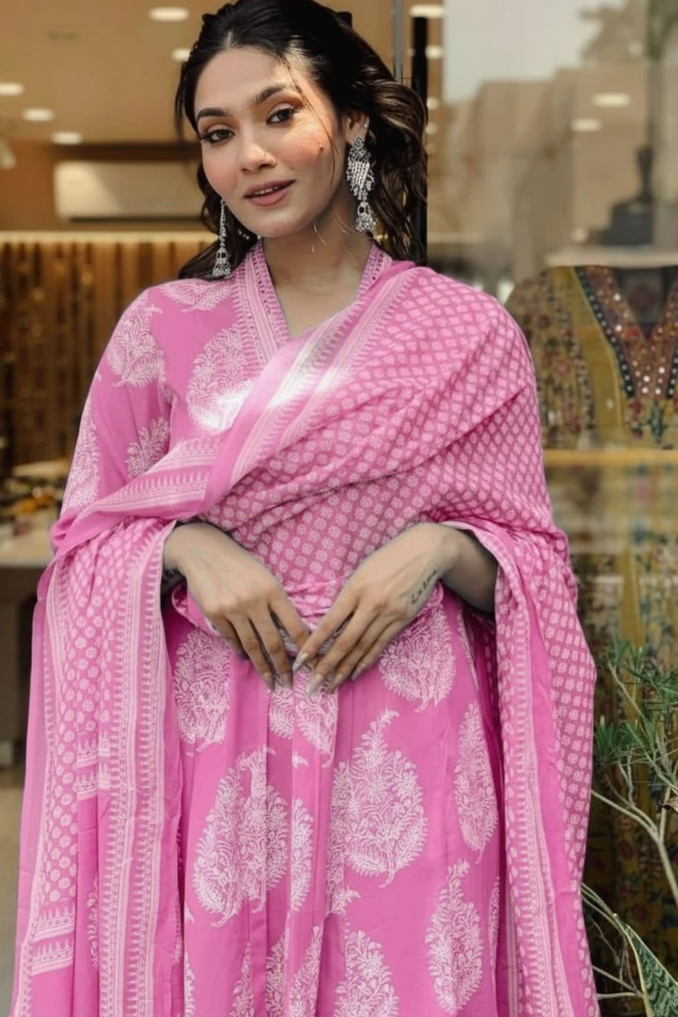 New stylish and affordable beautiful look a-line cut set with beautiful print and fabric pure Cotton