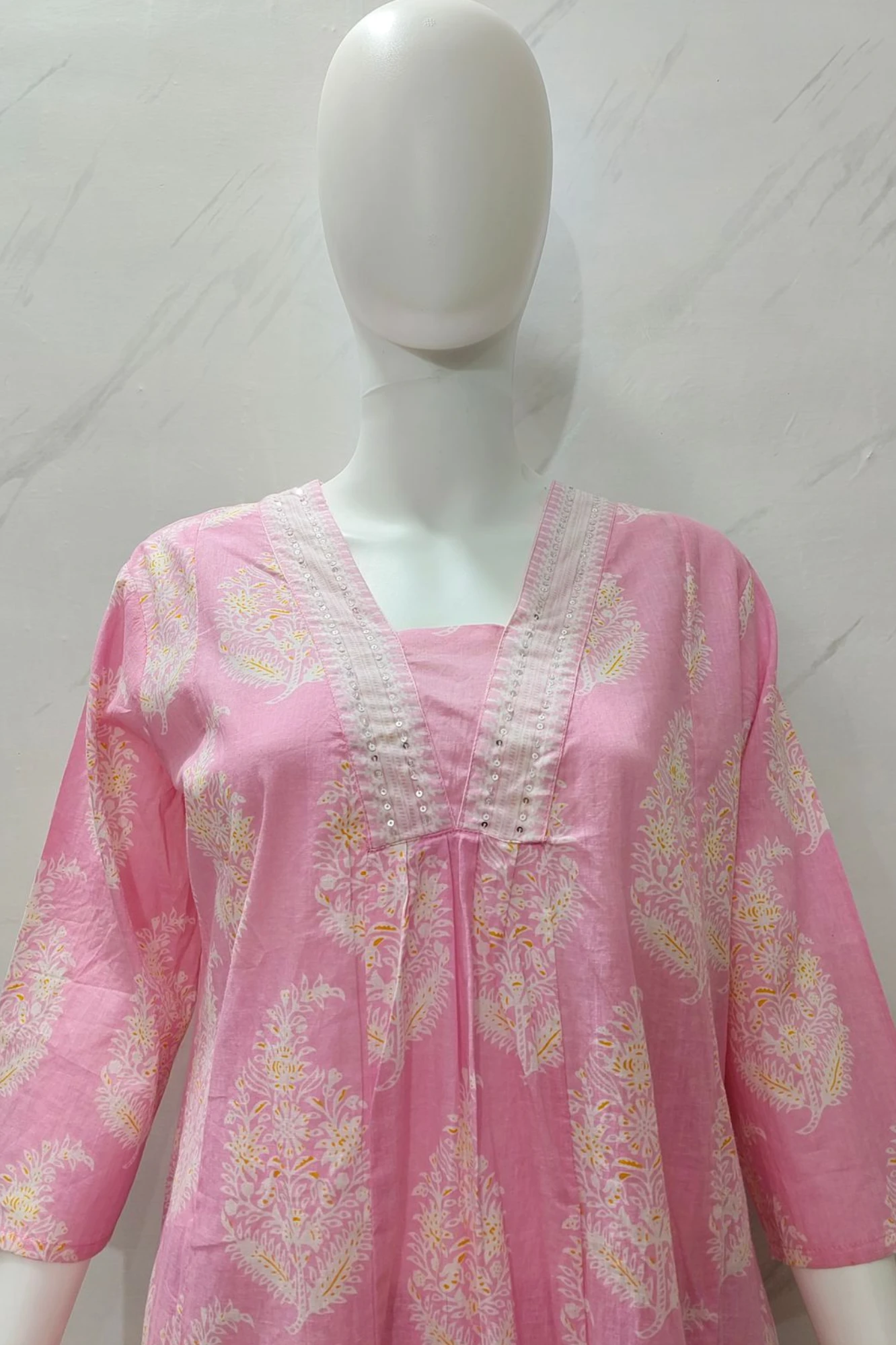 New stylish and affordable beautiful look a-line cut set with beautiful print and fabric pure Cotton