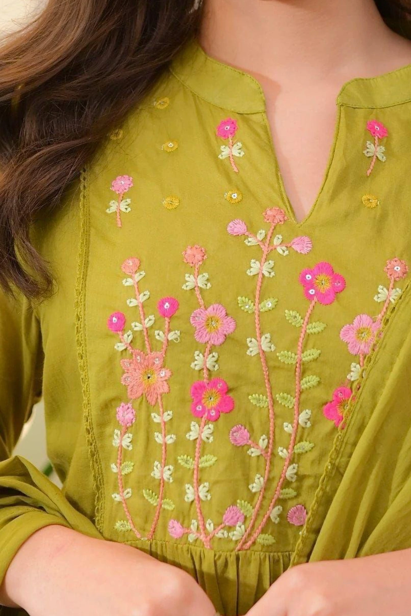 Olive Green Floral Embroidered Kurta Set with Dupatta (44)