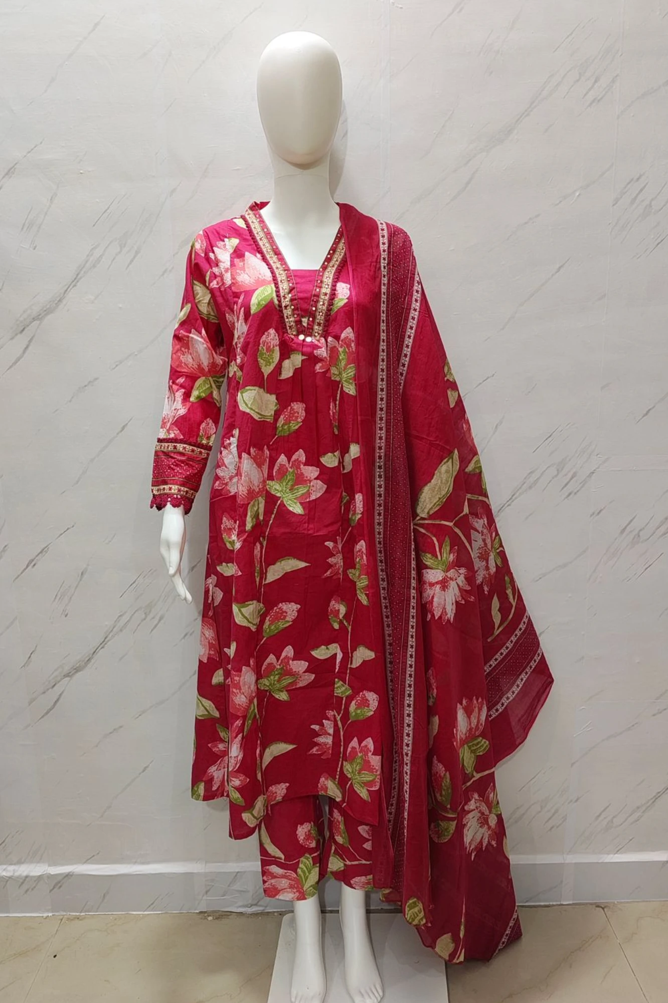 New stylish and affordable beautiful look straight alia cut set with beautiful print (Pink/XL)