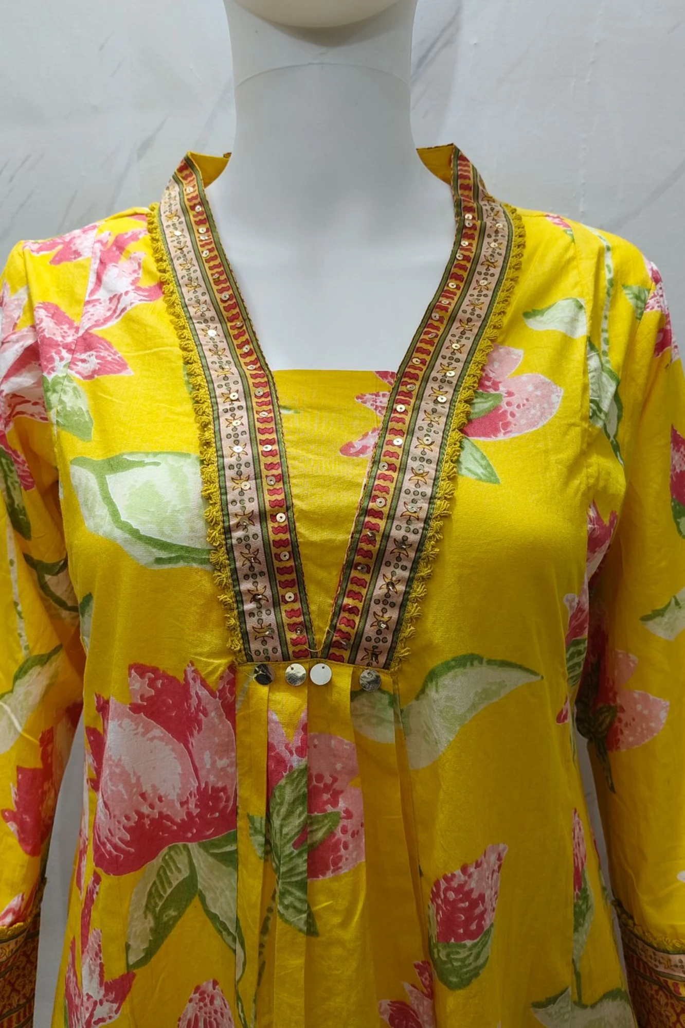 New stylish and affordable beautiful look straight alia cut set with beautiful print (Mustard Yellow/XXl)