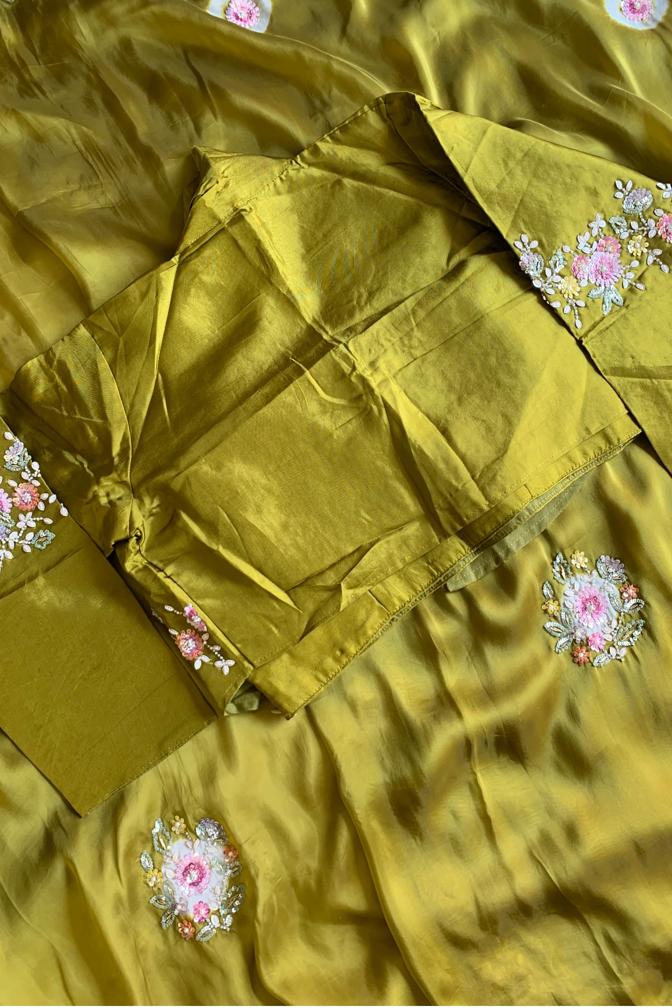 Olive Green Tie-Dye Habutai Silk Saree 5650 02
