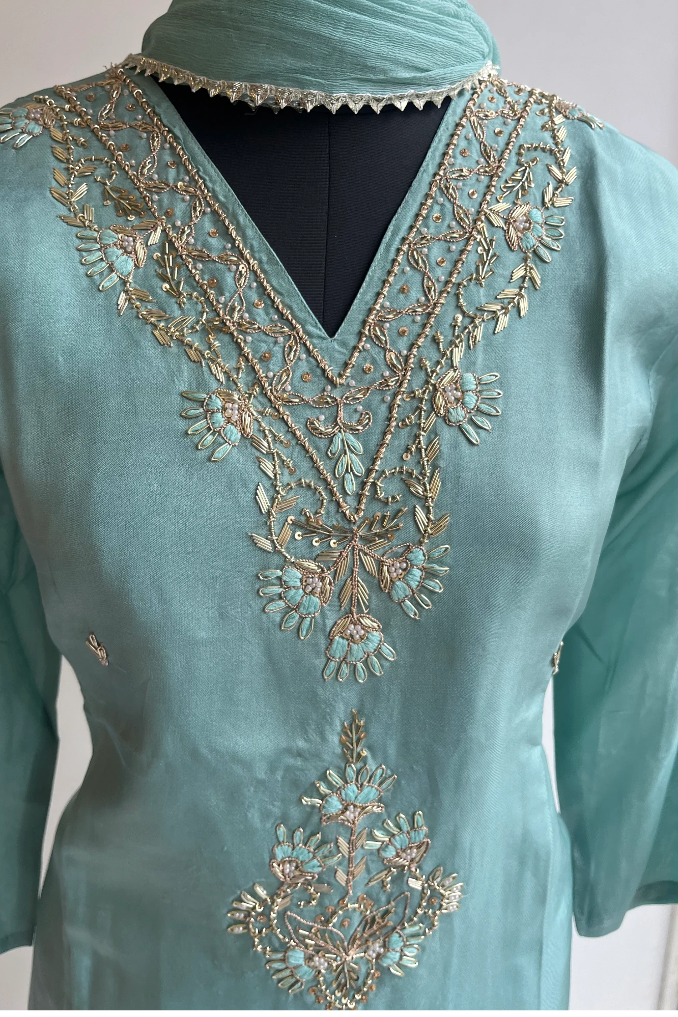 Teal Tissue Silk Kurti with Zardosi & Thread Work – Set with Pants & Dupatta 5427 02 (42)