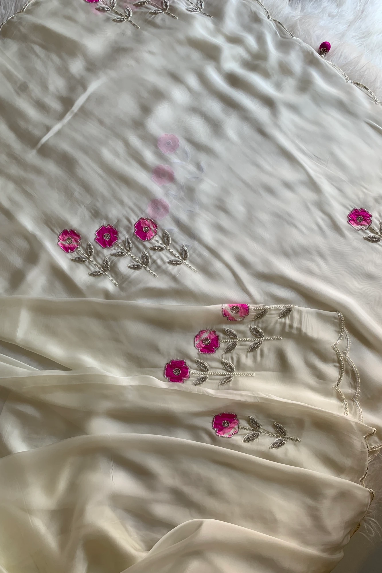 White Embellished Habutai Silk Saree 5374 02