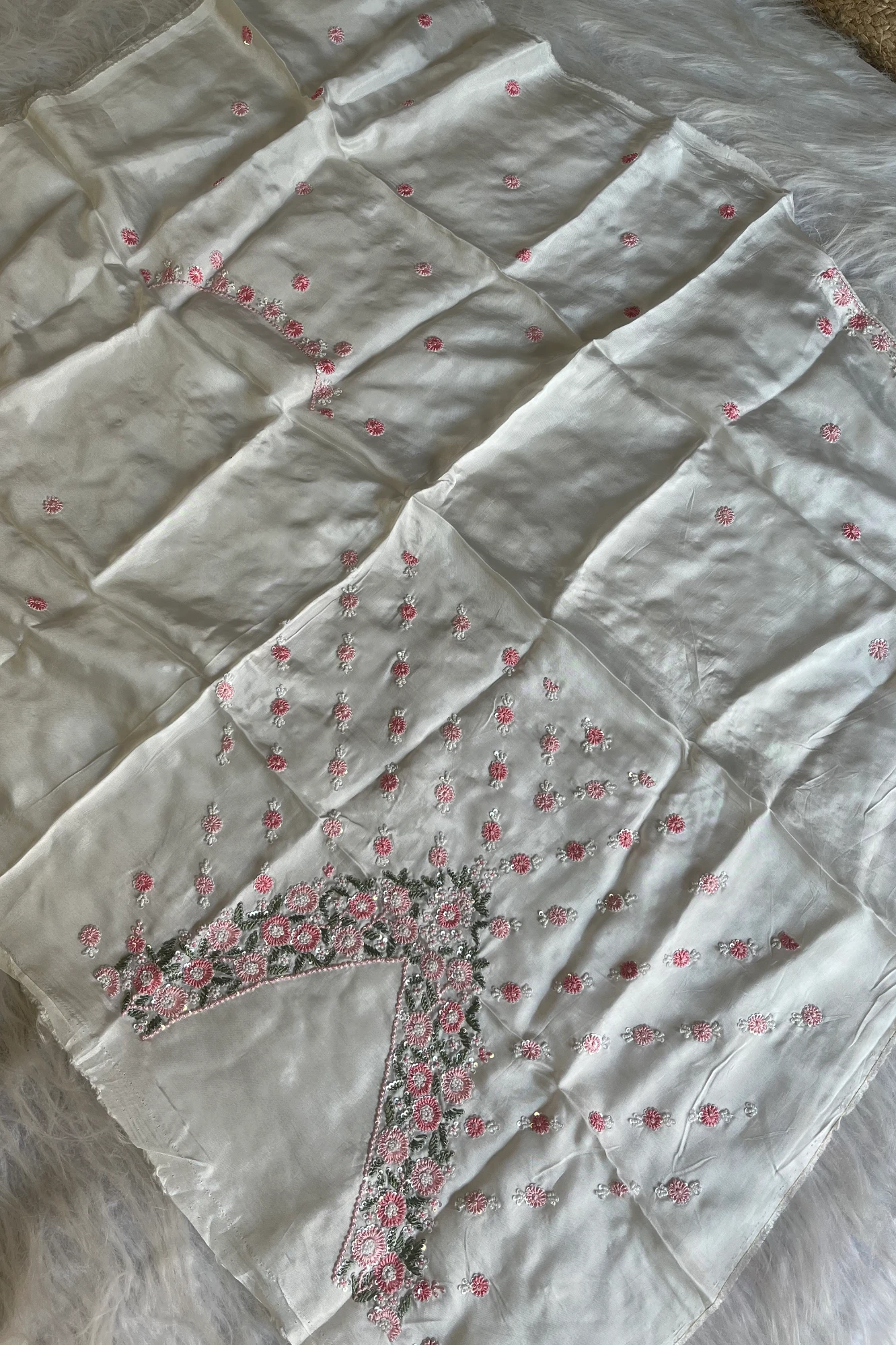 Habutai Silk Saree with Pearls 5385 04