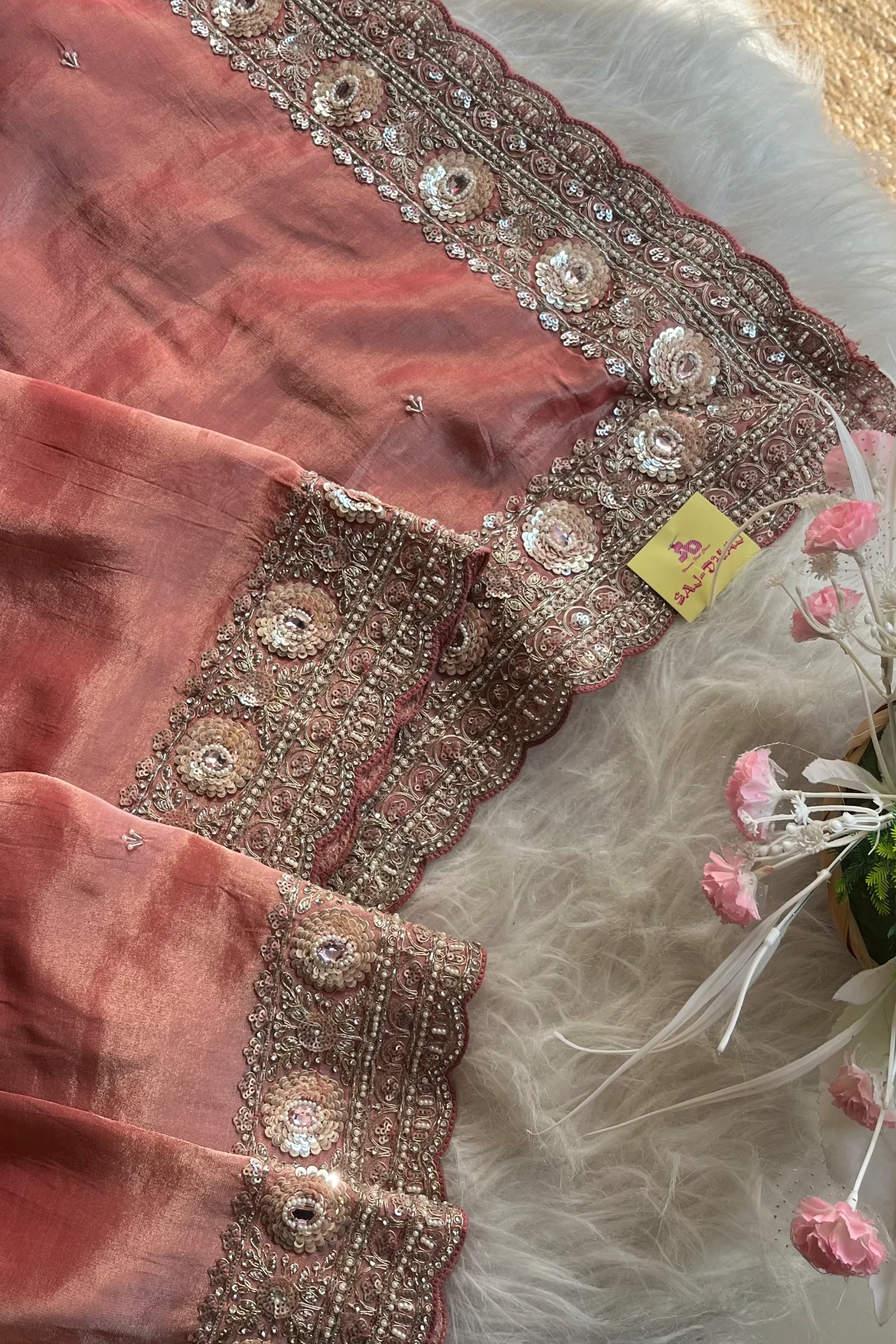 Peachy pink  Banarasi Saree with Intricate Work 5662 03