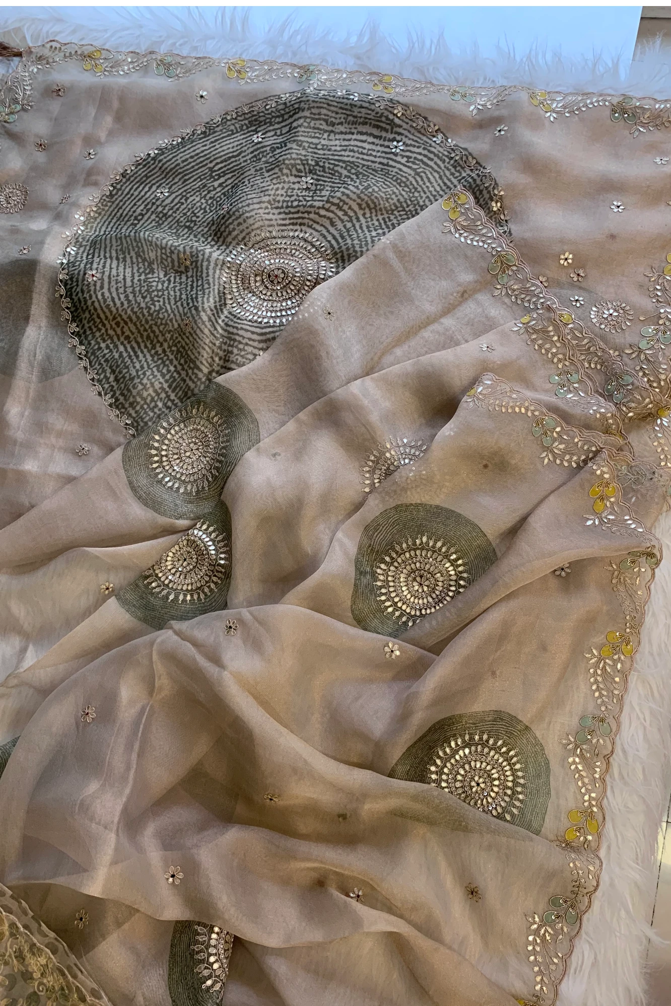 Gota Patti Organza Saree with Tie Dye Effect (beige+Green) 5838 01