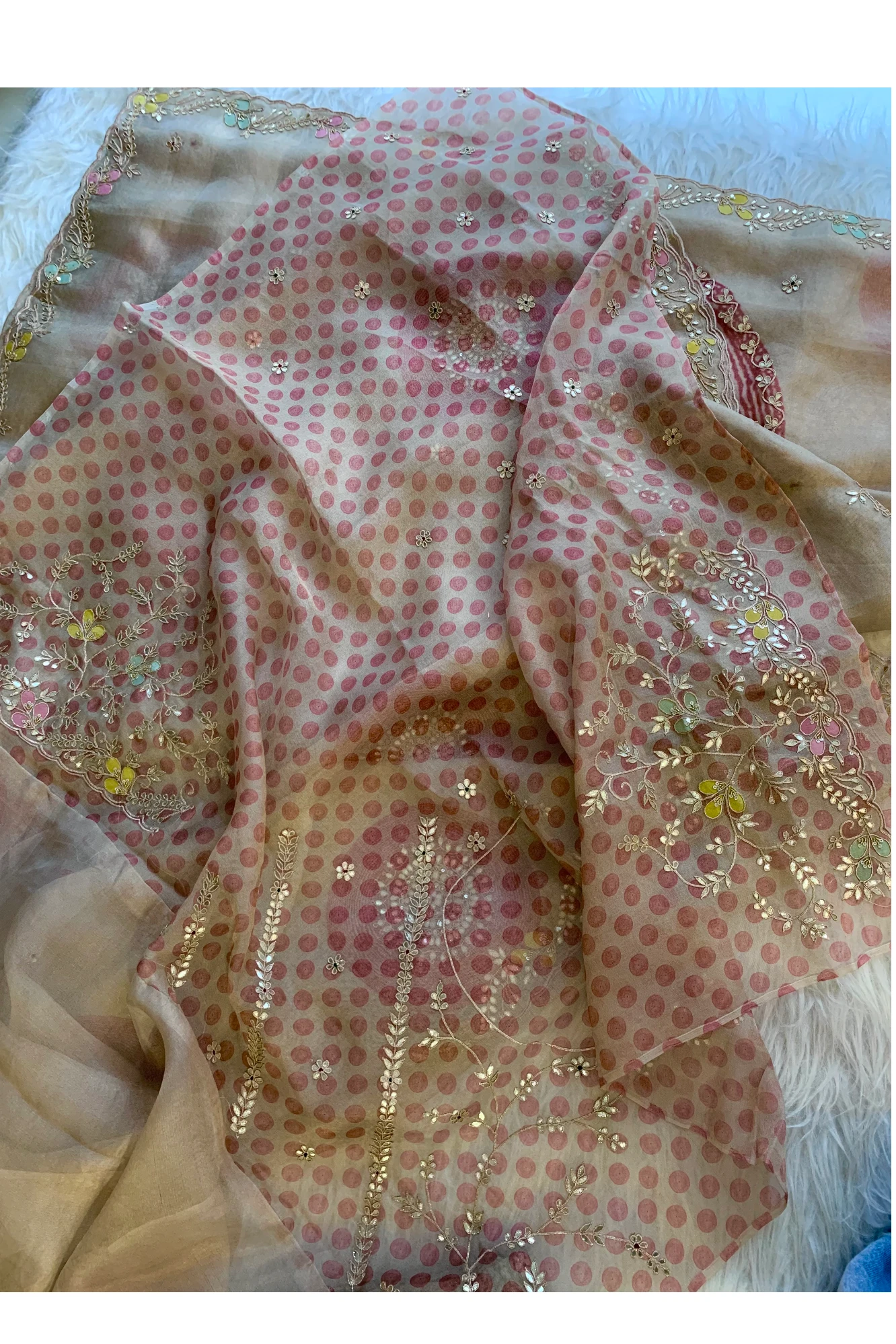 Gota Patti Organza Saree with Tie Dye Effect (beige+Pink) 5838 01
