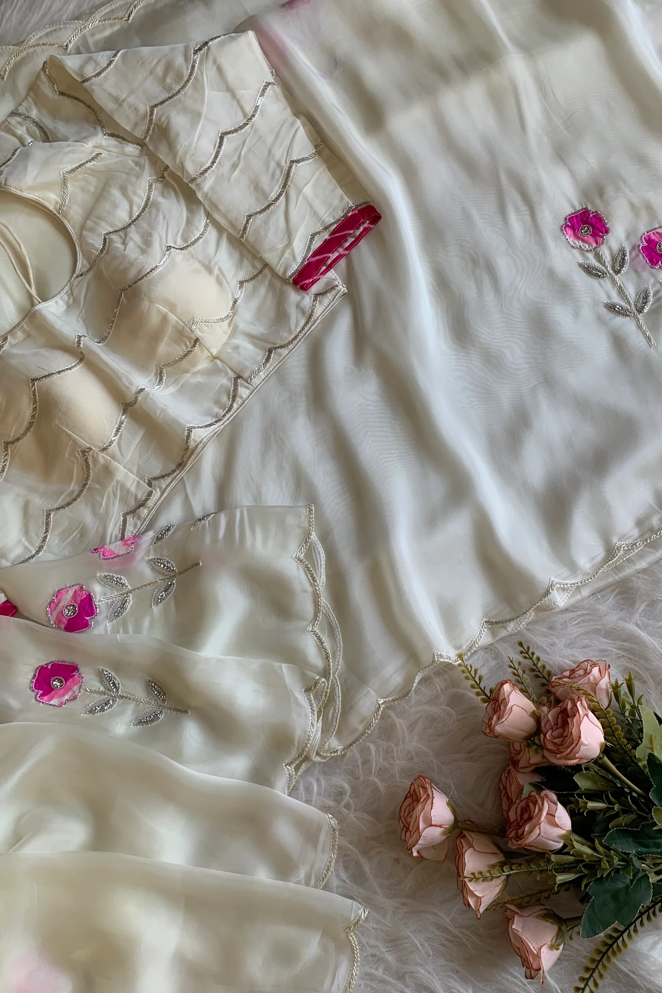 White Embellished Habutai Silk Saree 5374 02
