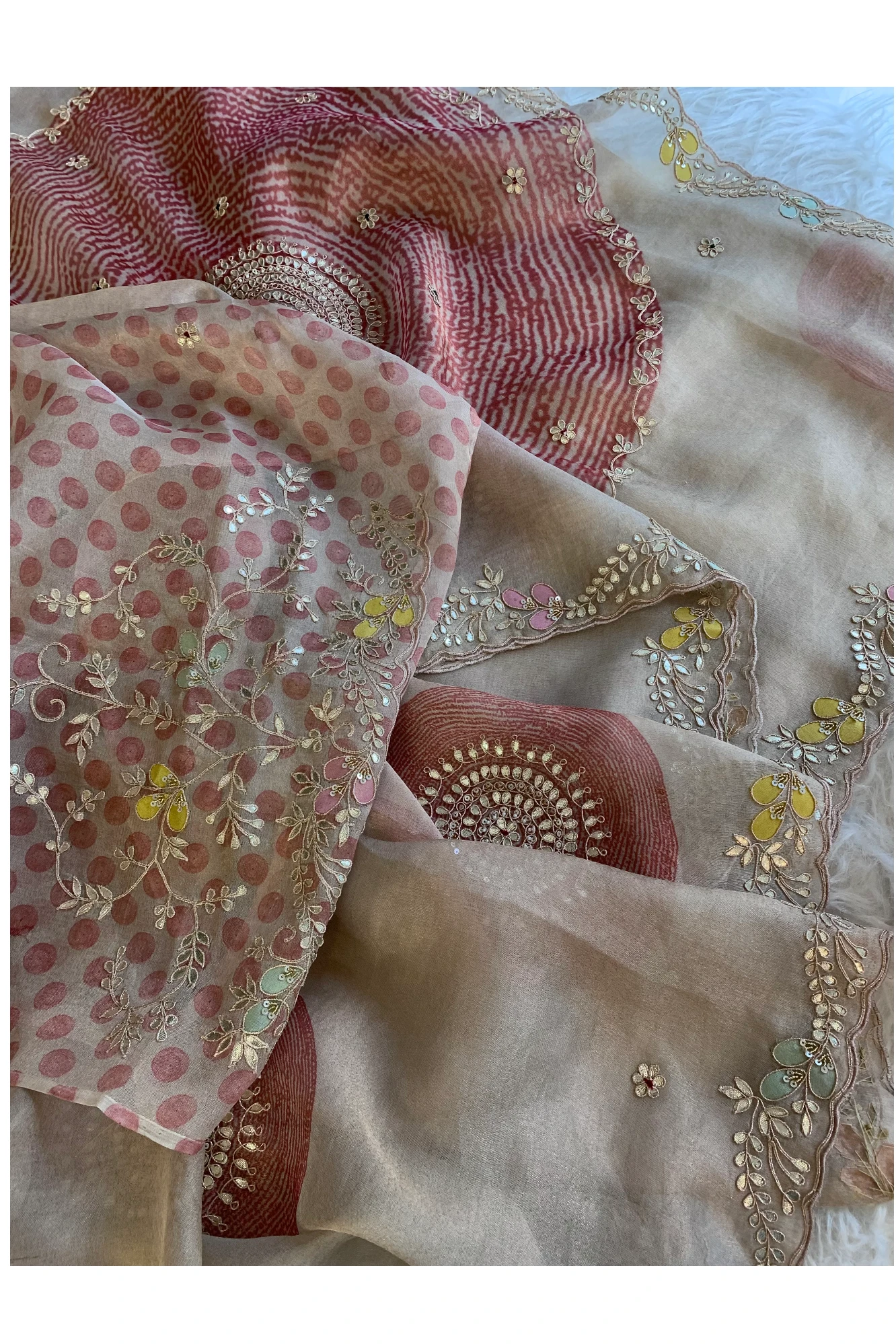 Gota Patti Organza Saree with Tie Dye Effect (beige+Pink) 5838 01