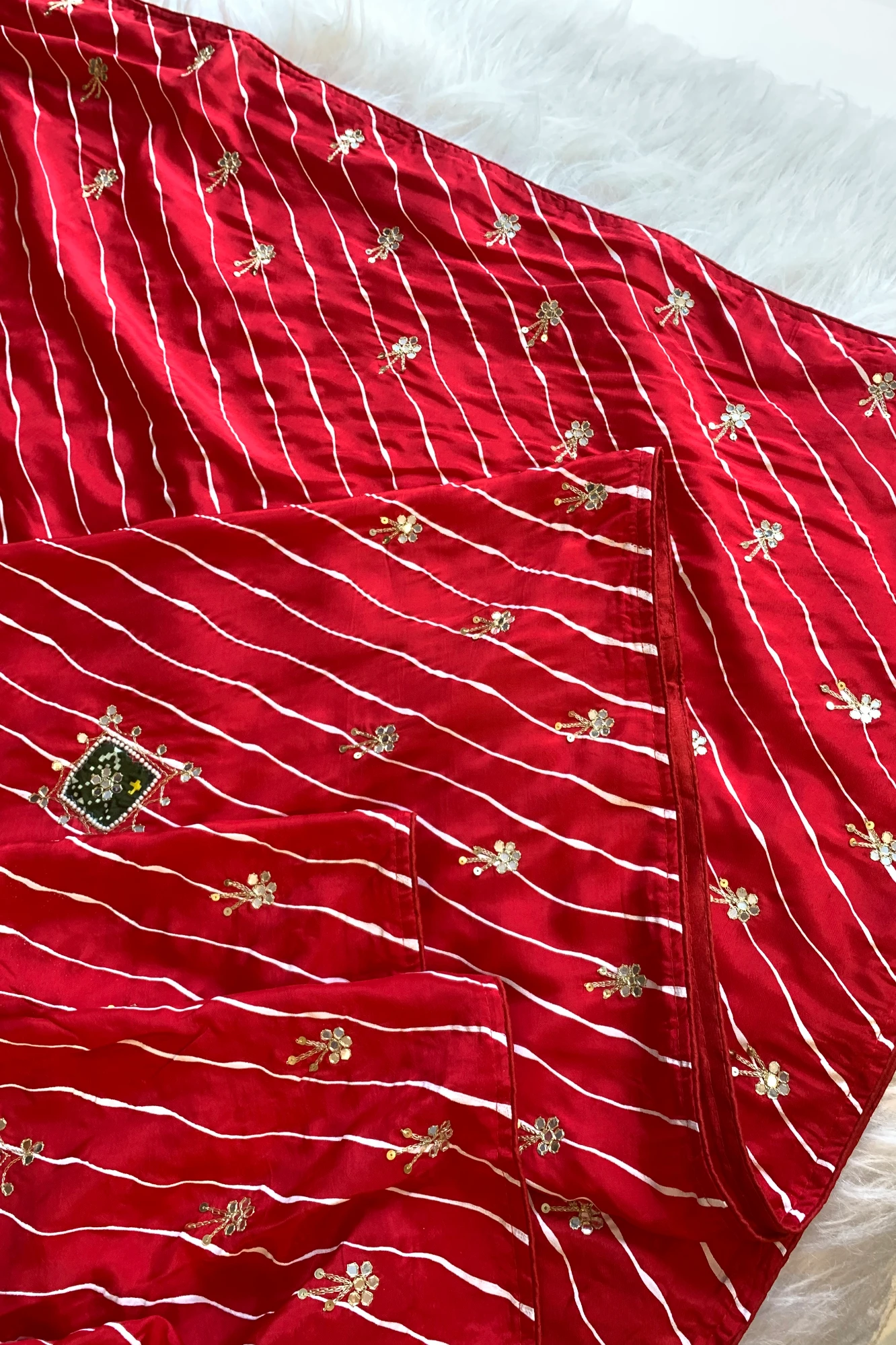 Red Leheriya Russian Silk Saree with Applique 5846 04