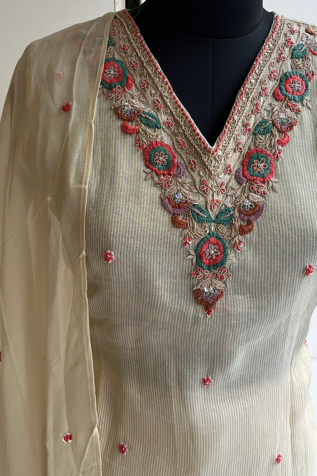 Off-White Tissue Silk Kurti with Zardosi & Dori Work – Shaded Dupatta & Pants Set 5158 02