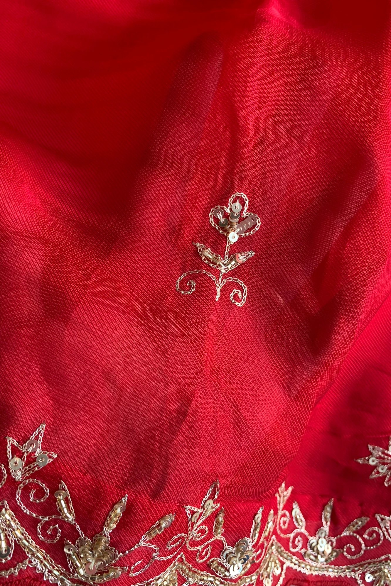 Red Aari Lilly Silk Saree 5848 06