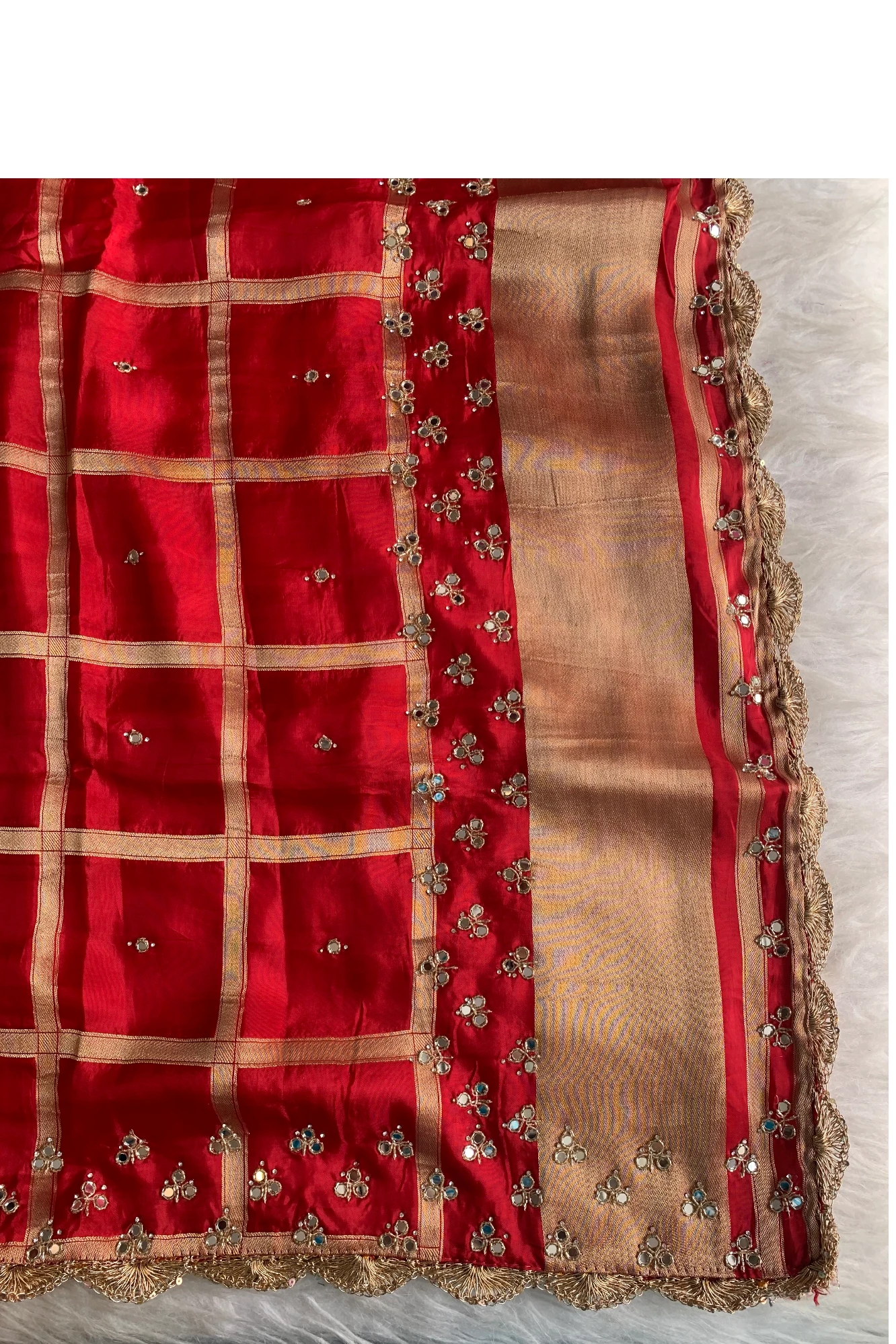Ivory Base Saree with Red Pallu & Blouse 5751 05