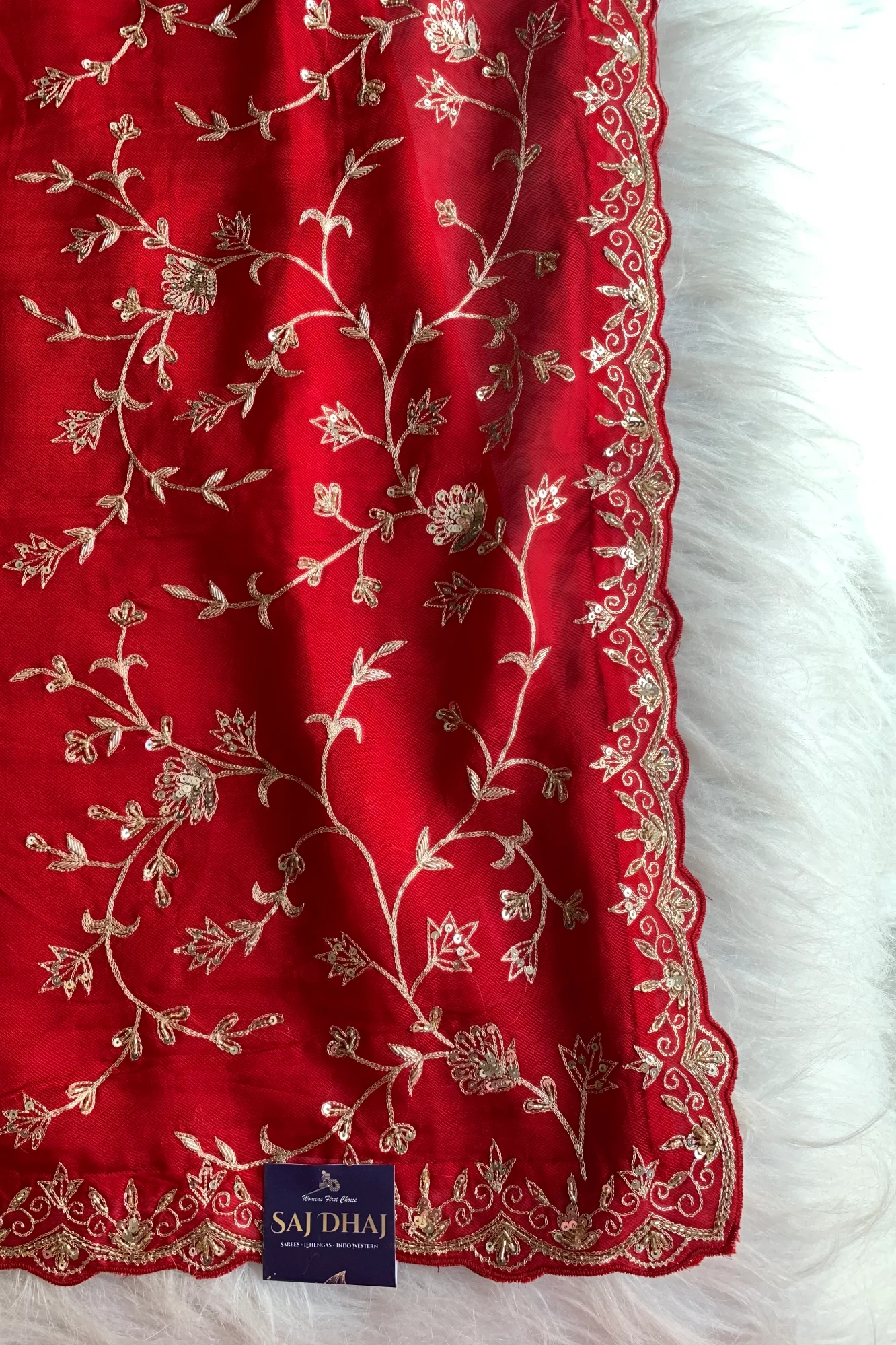 Red Aari Lilly Silk Saree 5848 06