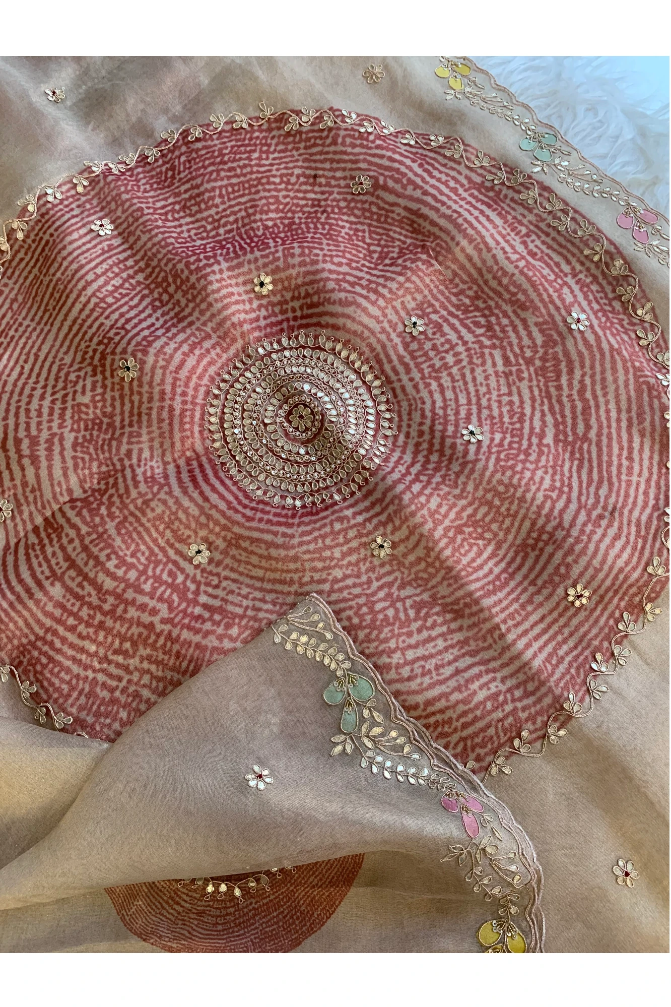 Gota Patti Organza Saree with Tie Dye Effect (beige+Pink) 5838 01