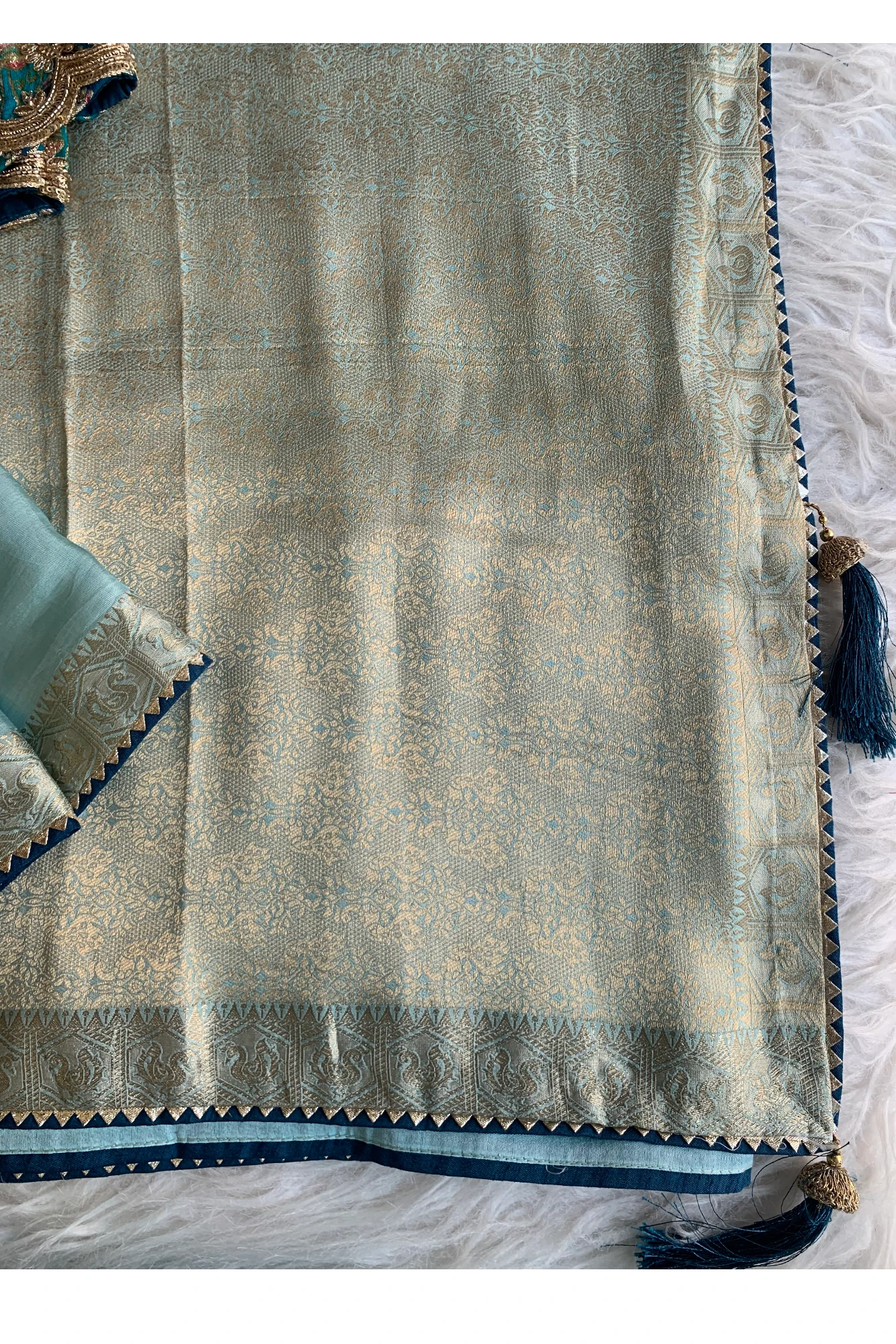 Blue Dola Saree with Blue Jamawar Blouse 5754 03