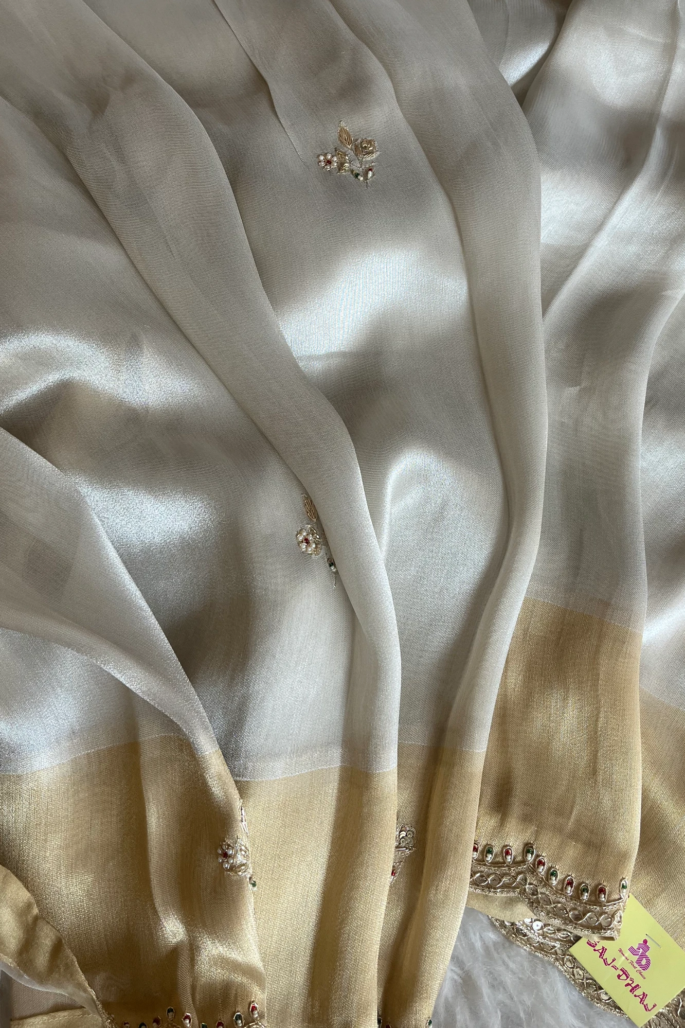 Gold Ivory Zardosi Kanchi Saree 5650 10