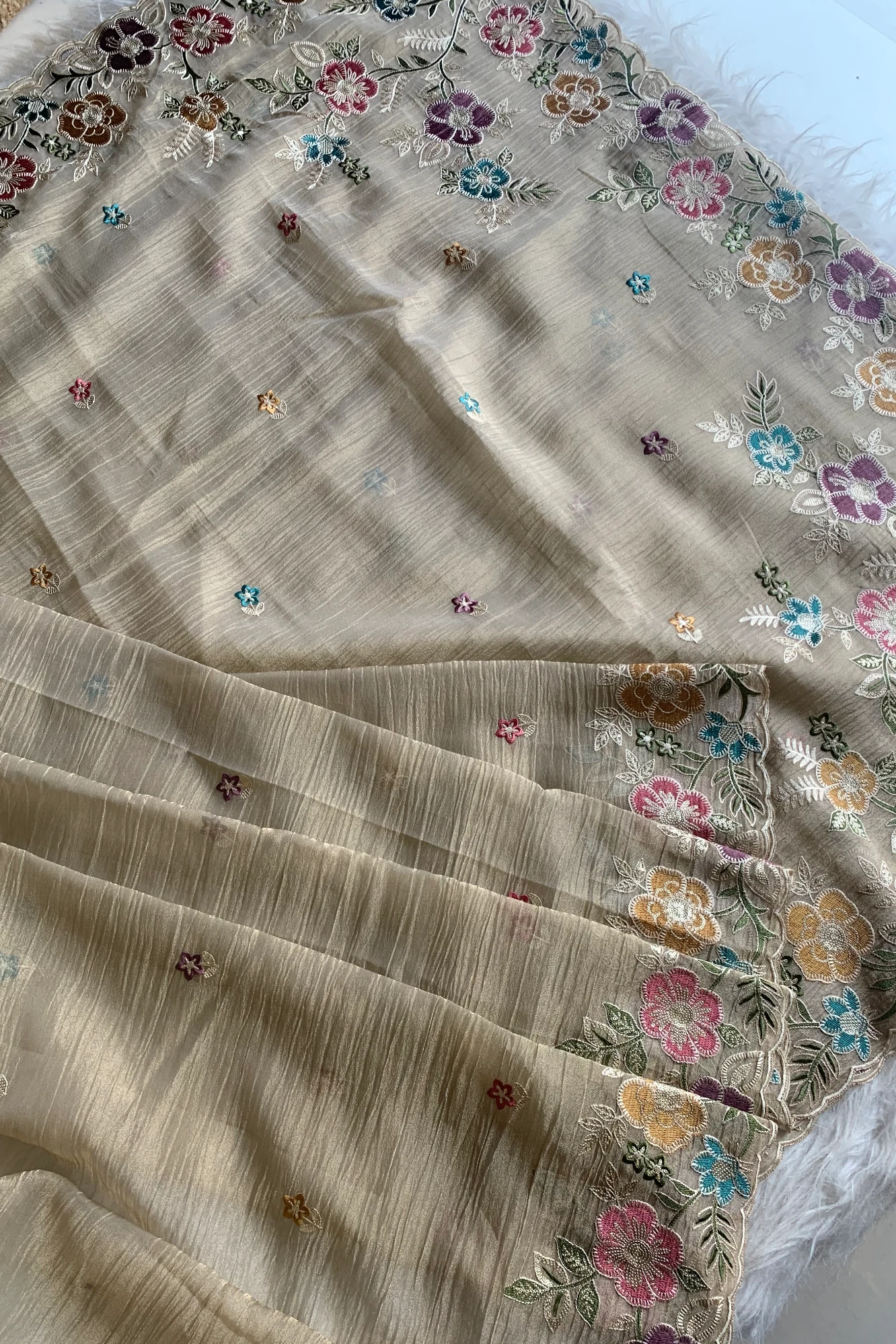 Cream Crush Tissue Organza Floral Saree 5773 04