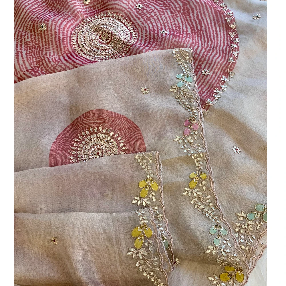 Gota Patti Organza Saree with Tie Dye Effect (beige+Pink) 5838 01