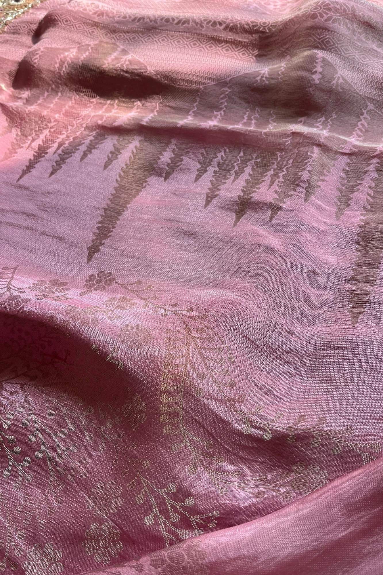 Baby Pink Banarasi Saree with Intricate Work 5662 03